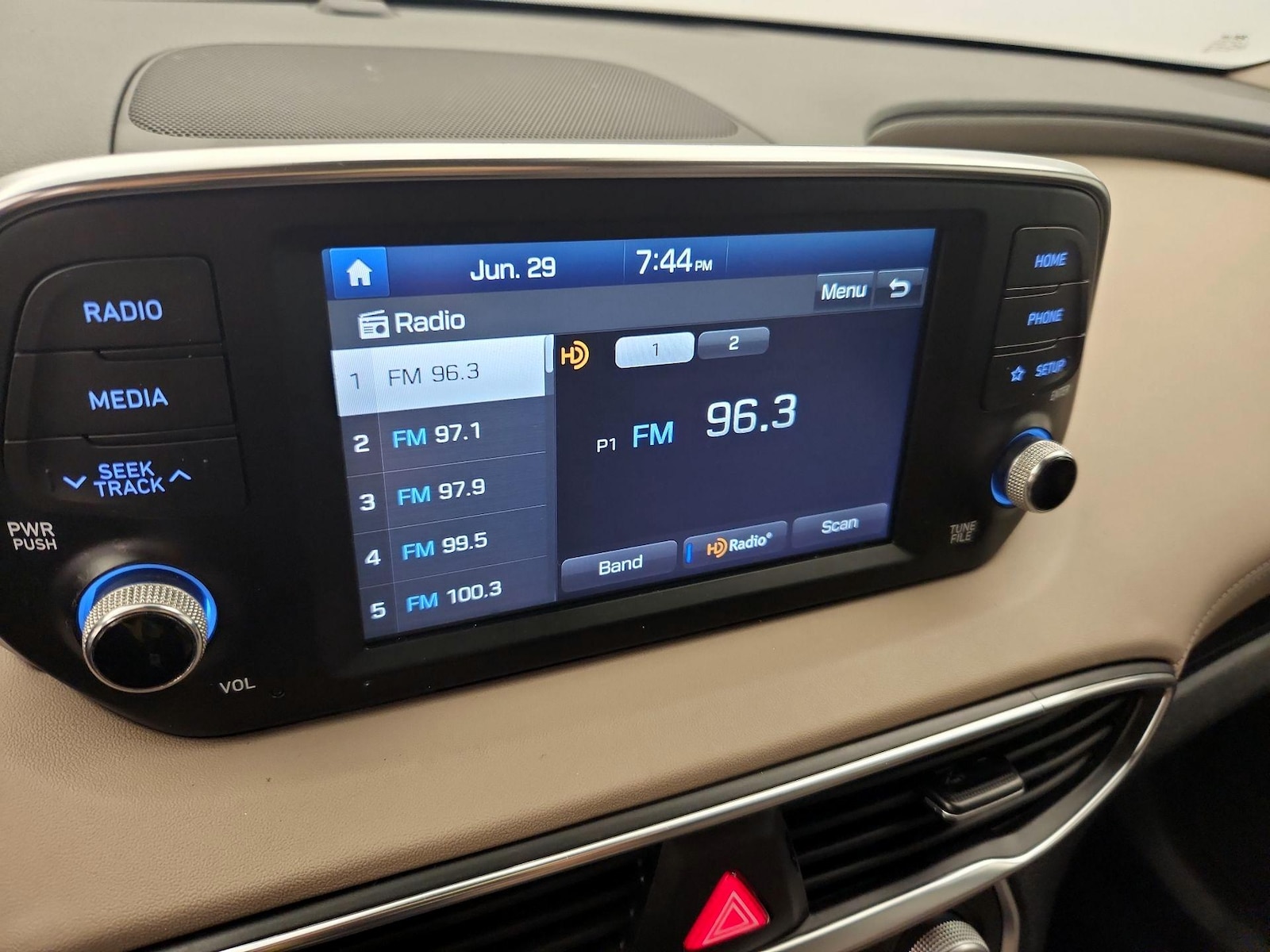 2020 Hyundai Santa Fe SEL - Photo 16