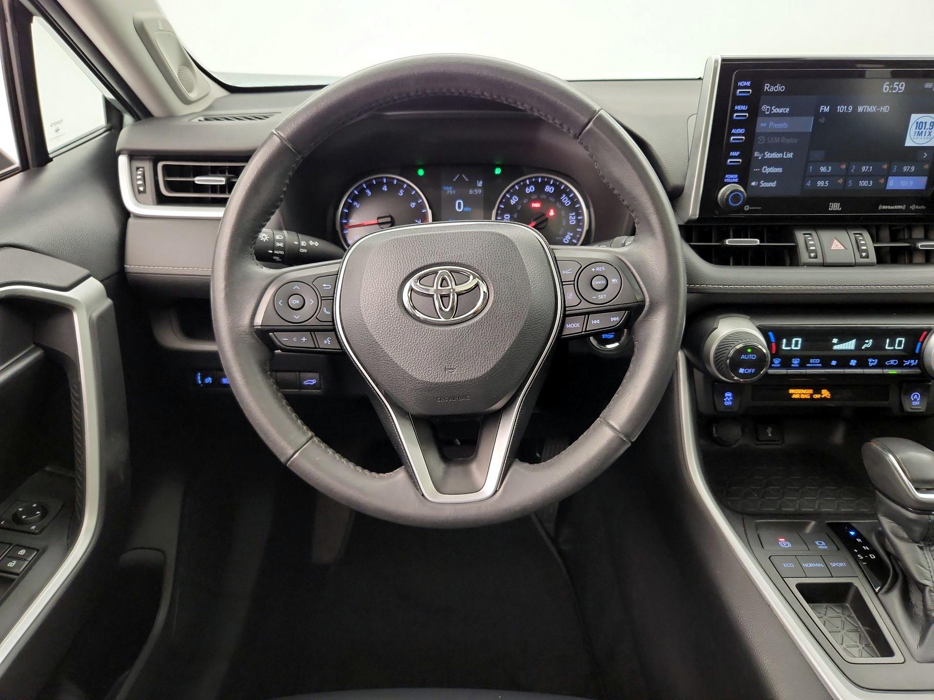 Thumbnail: 2020 Toyota RAV4 - 10