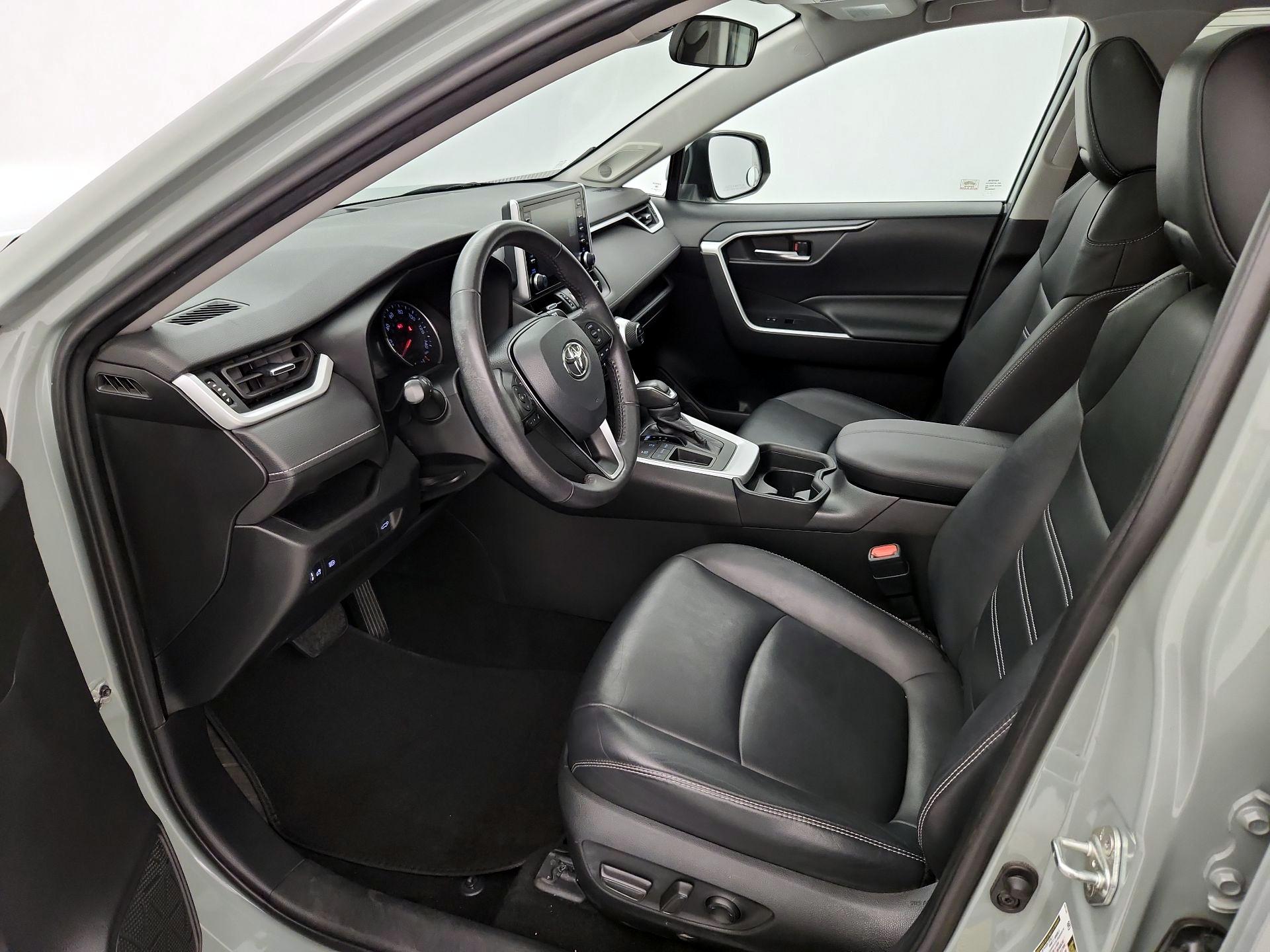 Thumbnail: 2020 Toyota RAV4 - 11