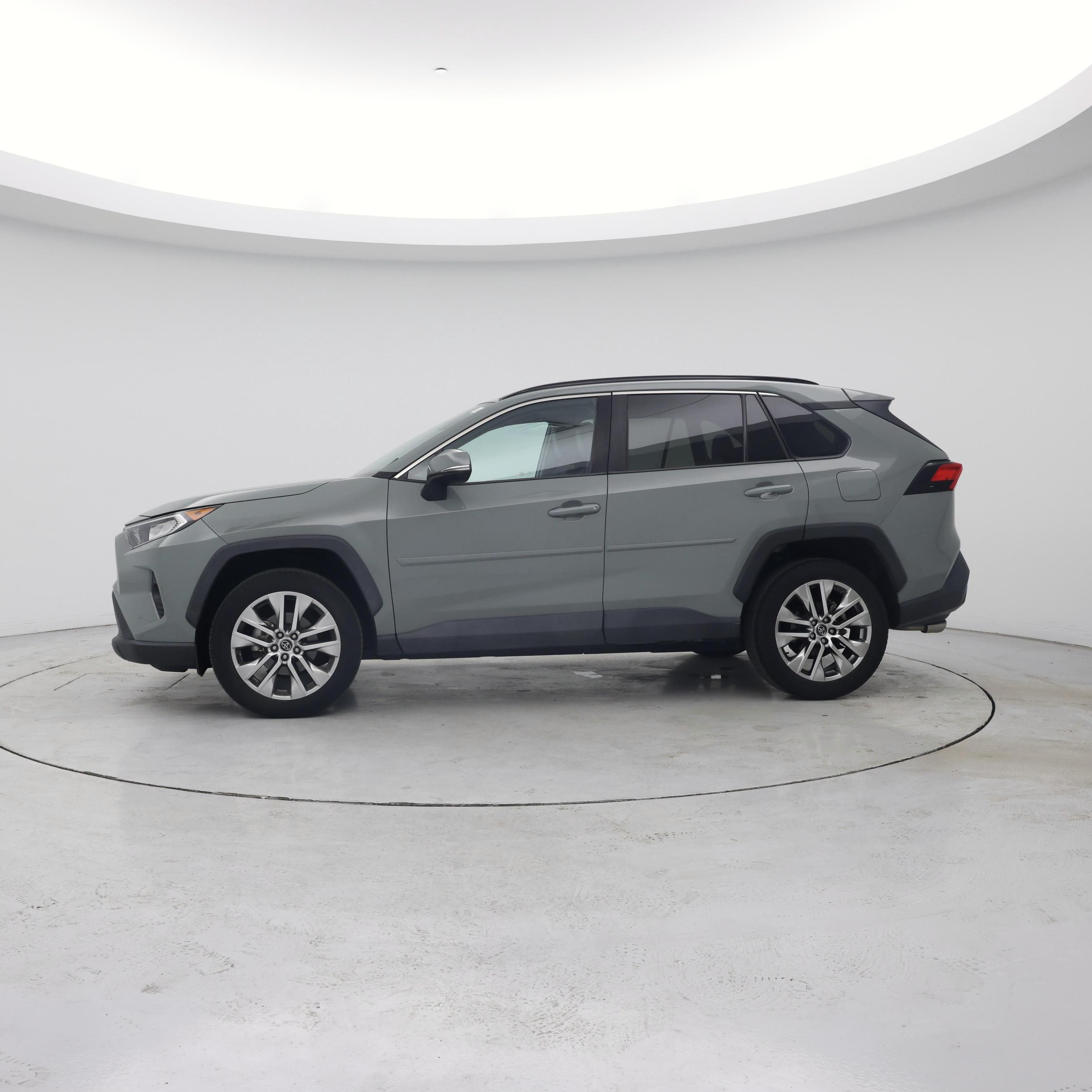 Thumbnail: 2020 Toyota RAV4 - 3