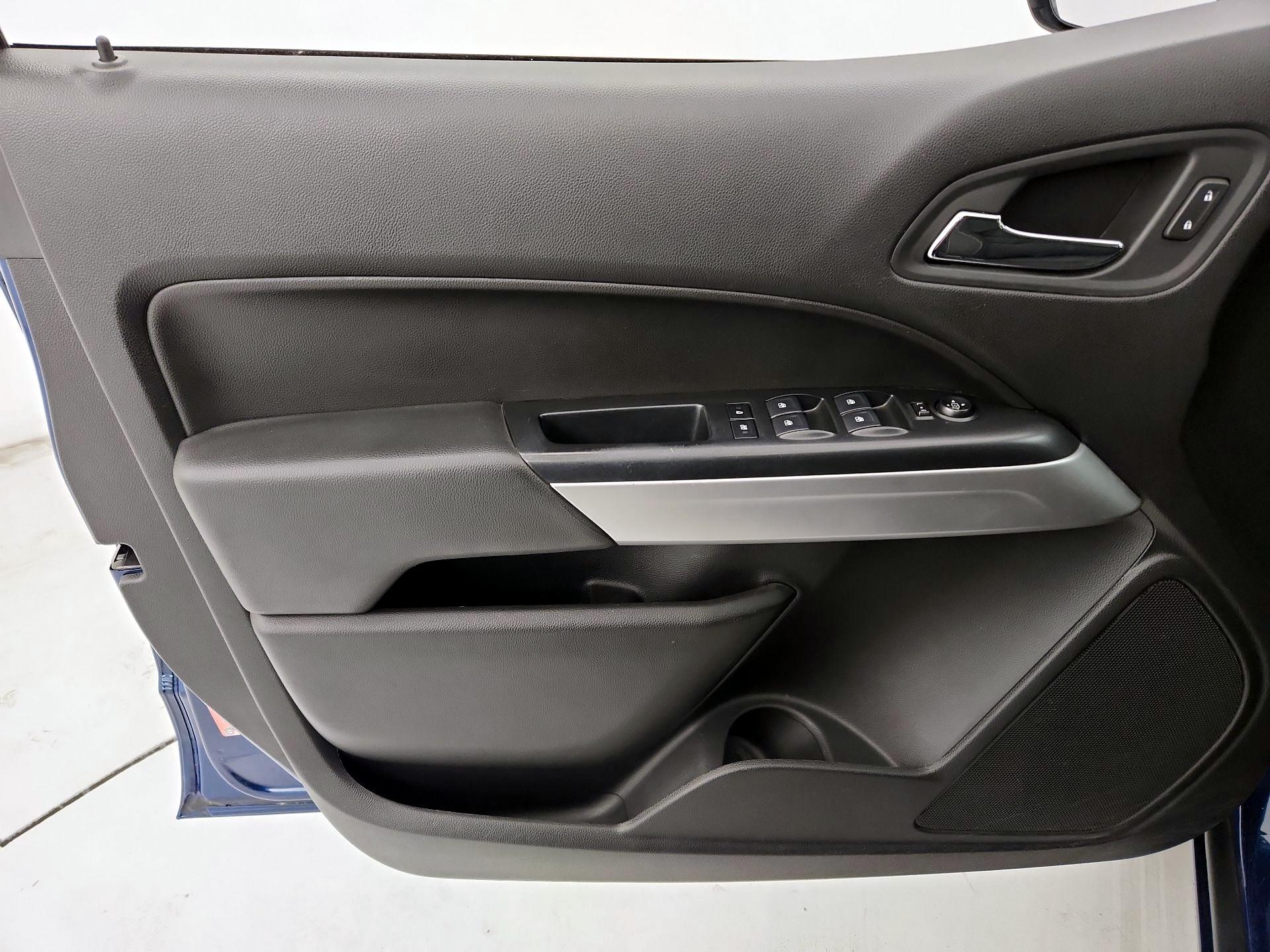 Thumbnail: 2019 Chevrolet Colorado - 12