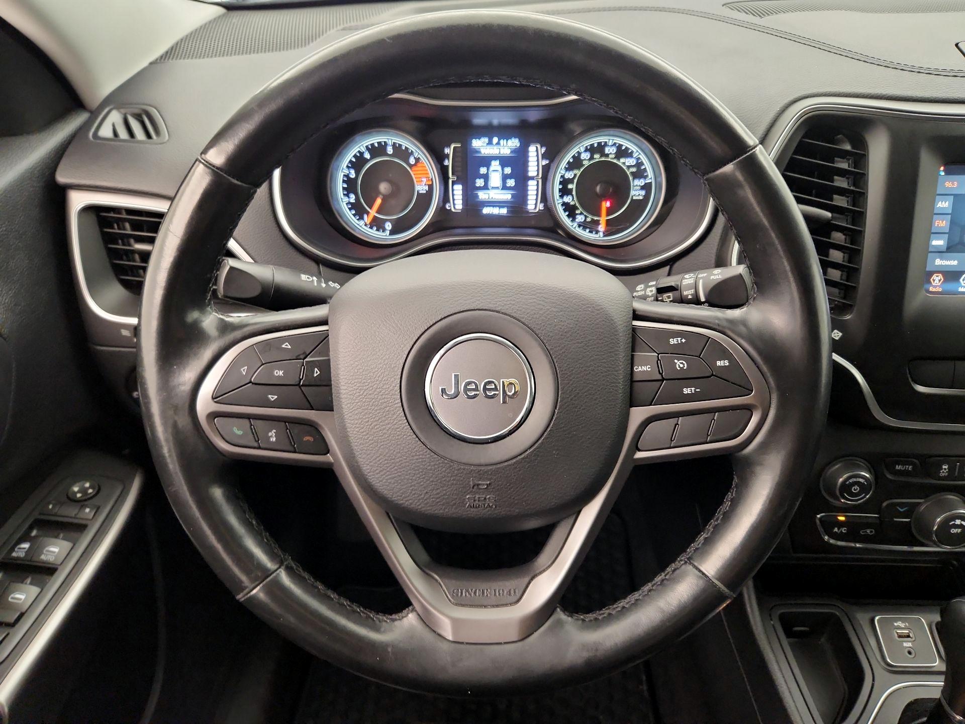 Thumbnail: 2020 Jeep Cherokee - 10