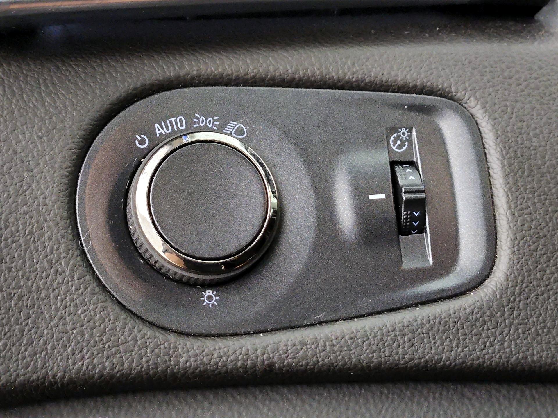 Thumbnail: 2015 Cadillac SRX - 13