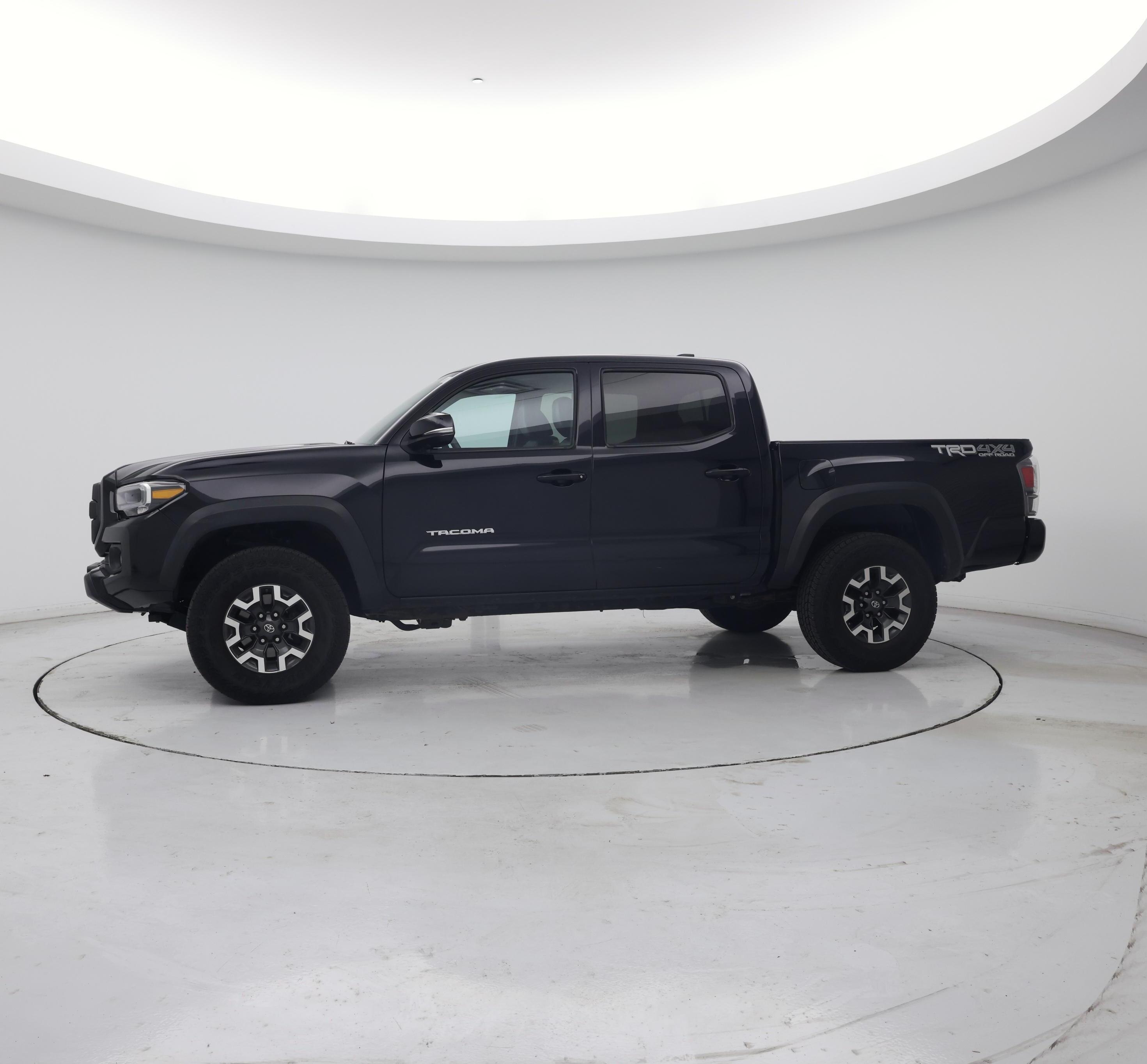 Thumbnail: 2020 Toyota Tacoma - 3