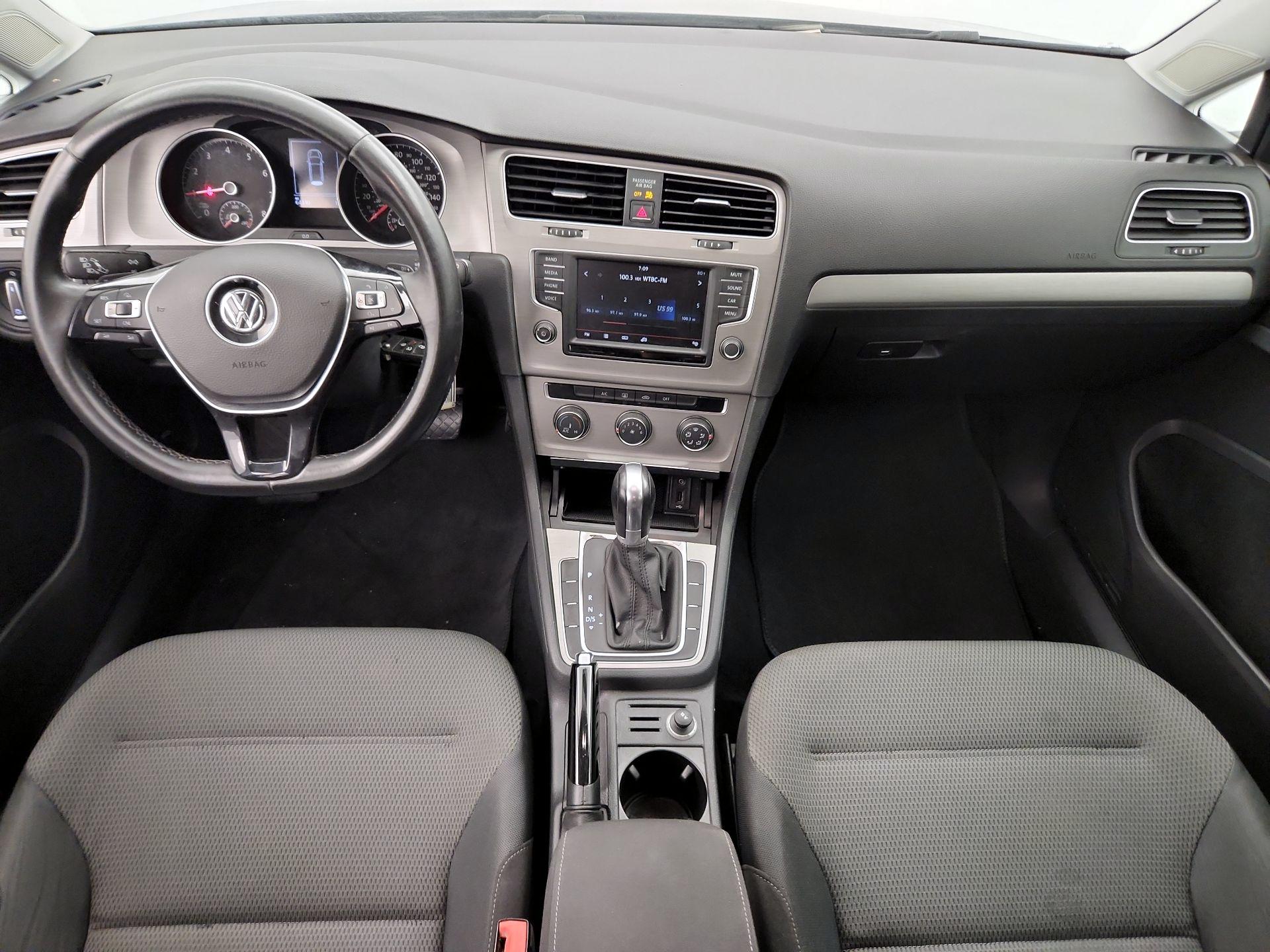 Thumbnail: 2016 Volkswagen Golf - 9