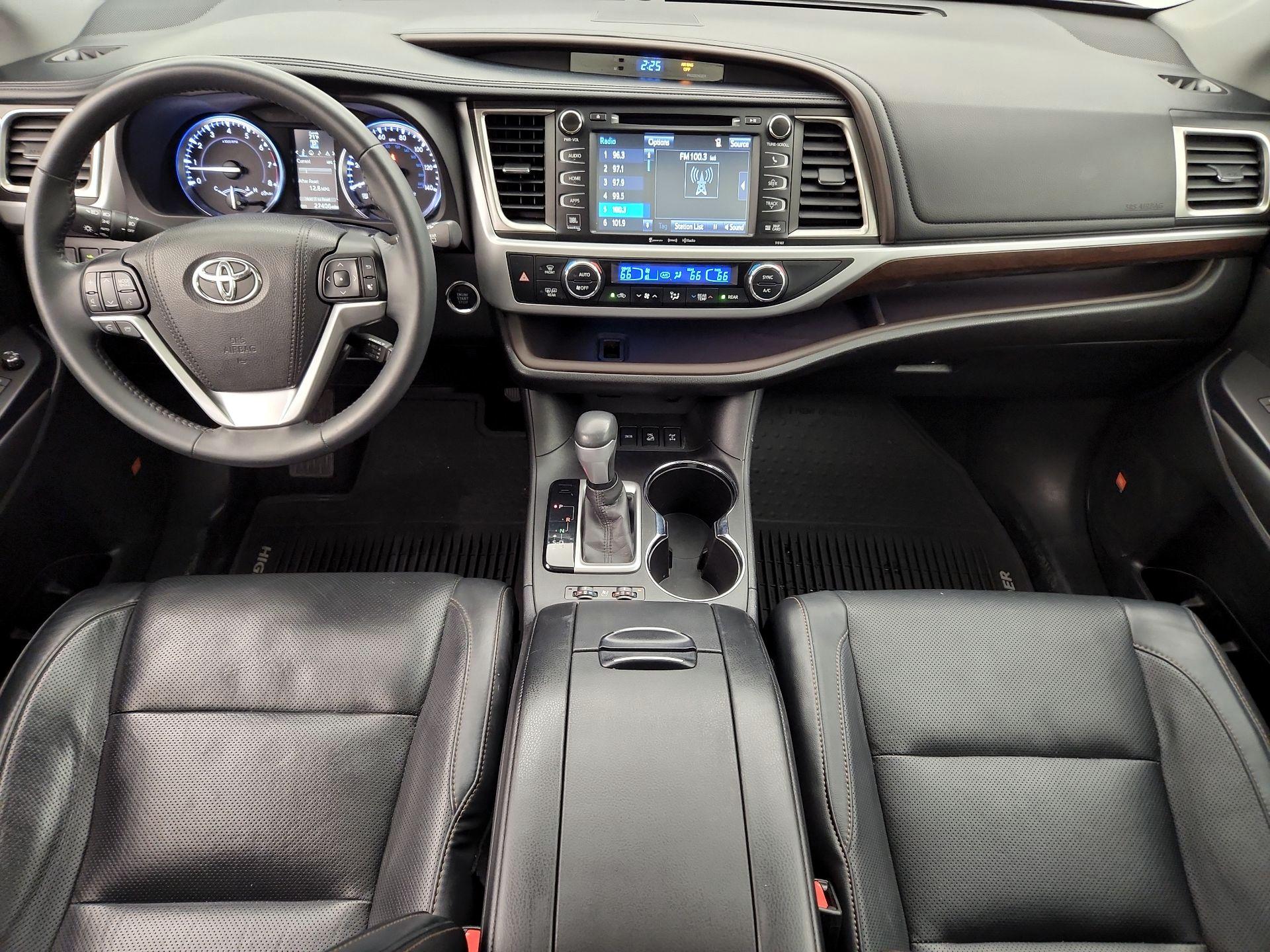 Thumbnail: 2016 Toyota Highlander - 9