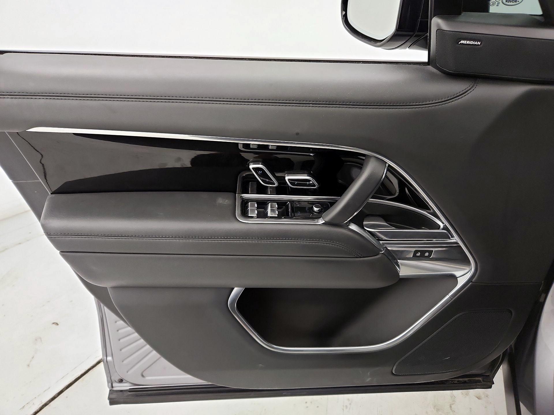 Thumbnail: 2023 Land Rover Range Rover - 12