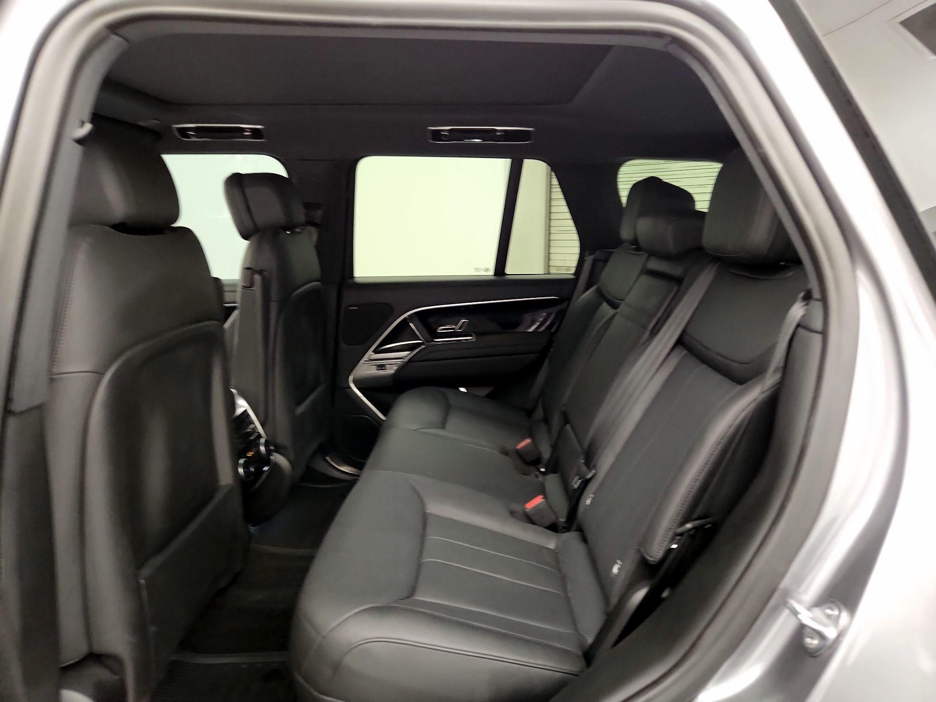 Thumbnail: 2023 Land Rover Range Rover - 19