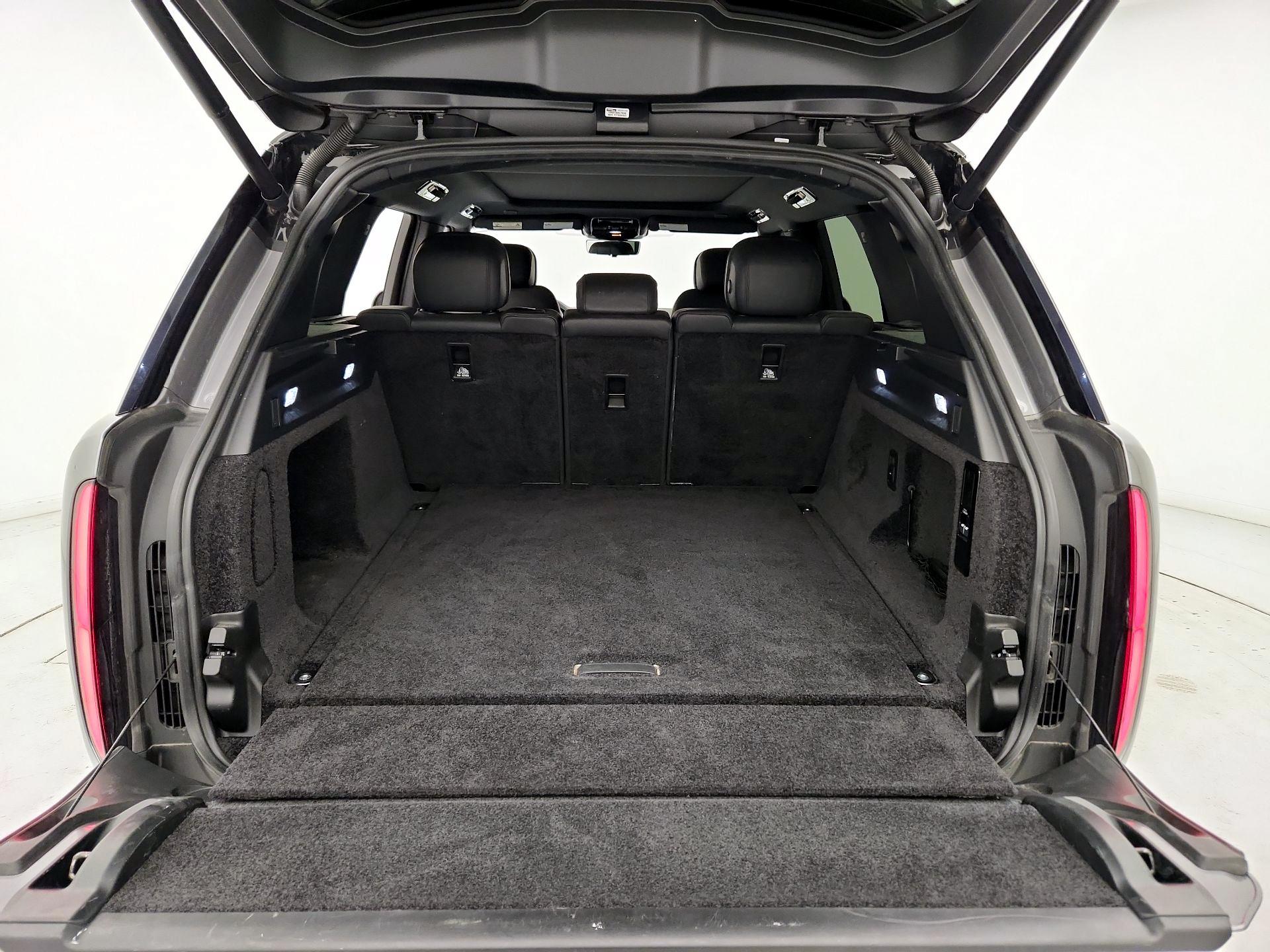 Thumbnail: 2023 Land Rover Range Rover - 20