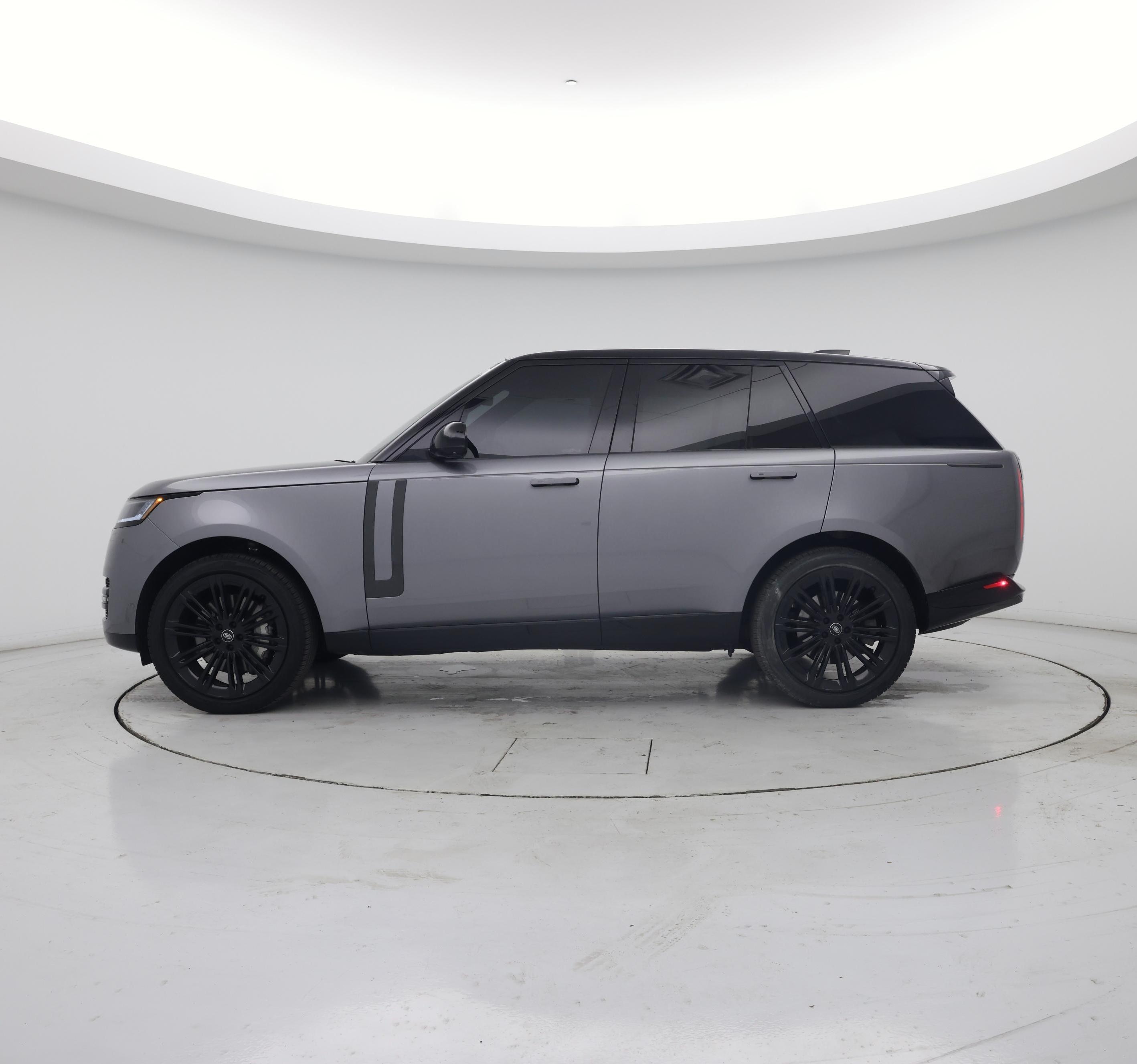 Thumbnail: 2023 Land Rover Range Rover - 3