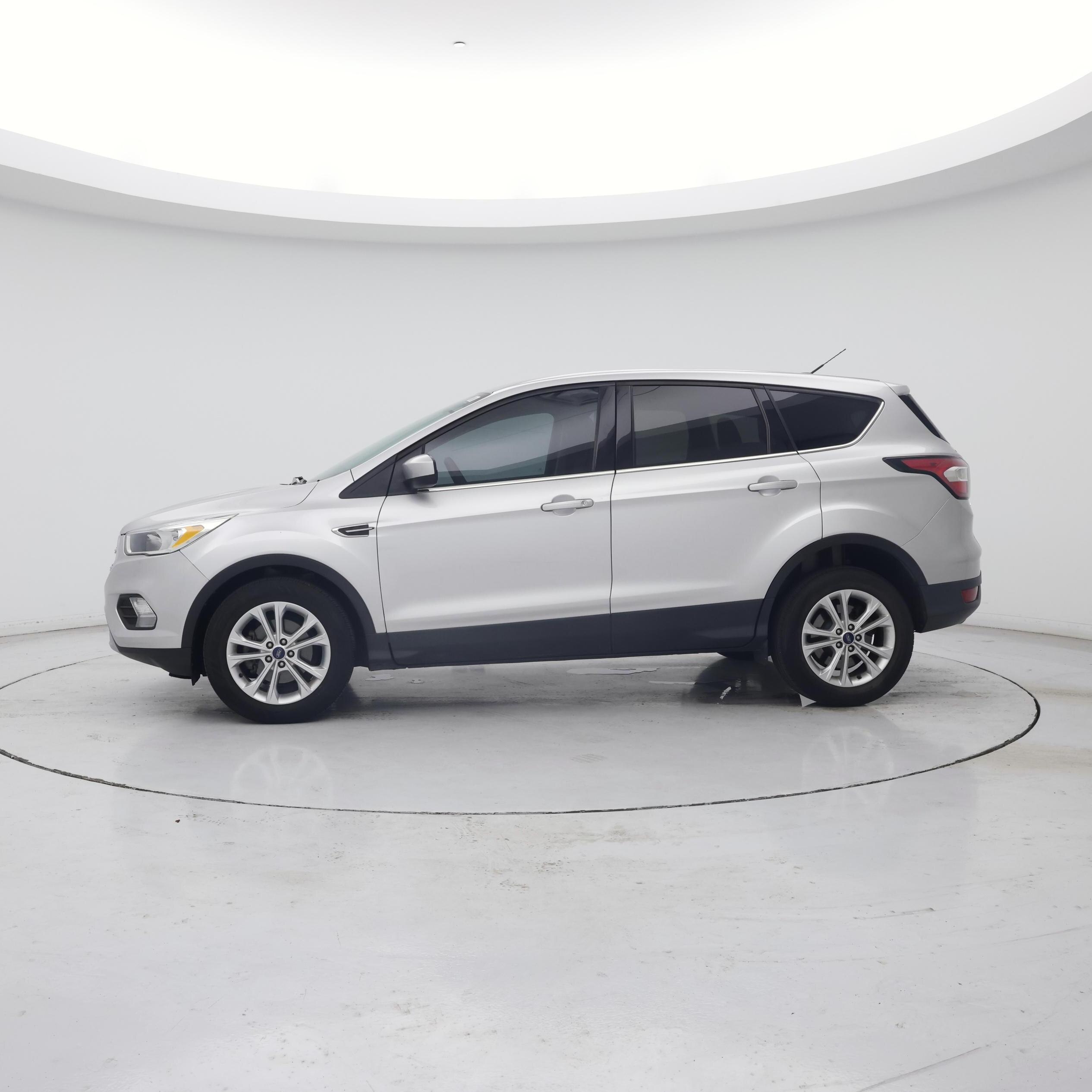 Thumbnail: 2017 Ford Escape - 3