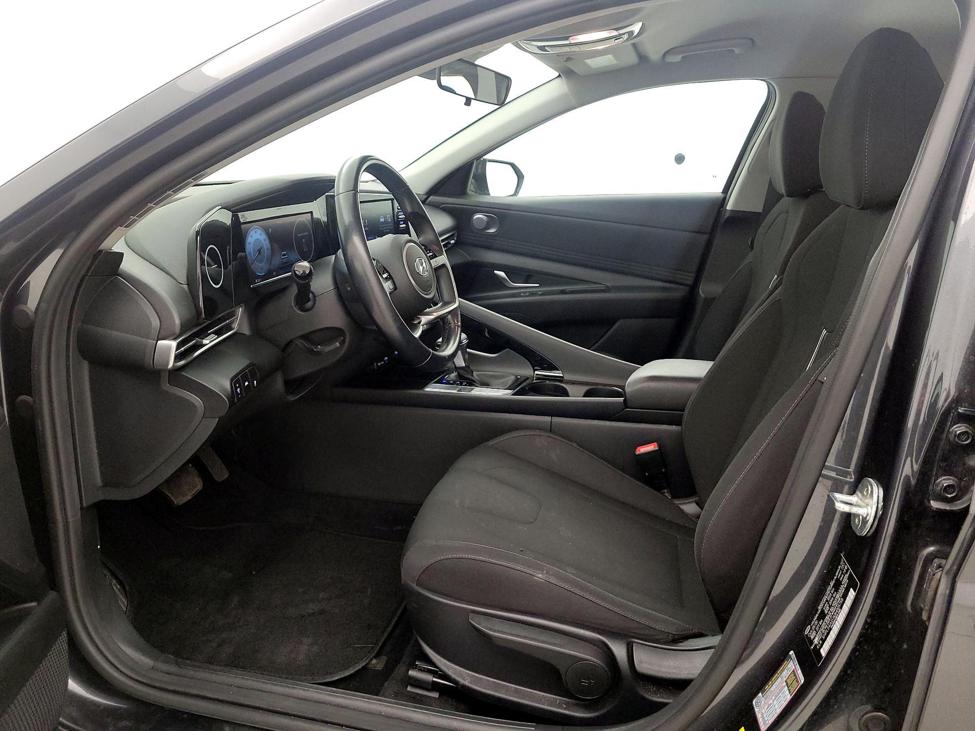 Thumbnail: 2021 Hyundai Elantra - 11