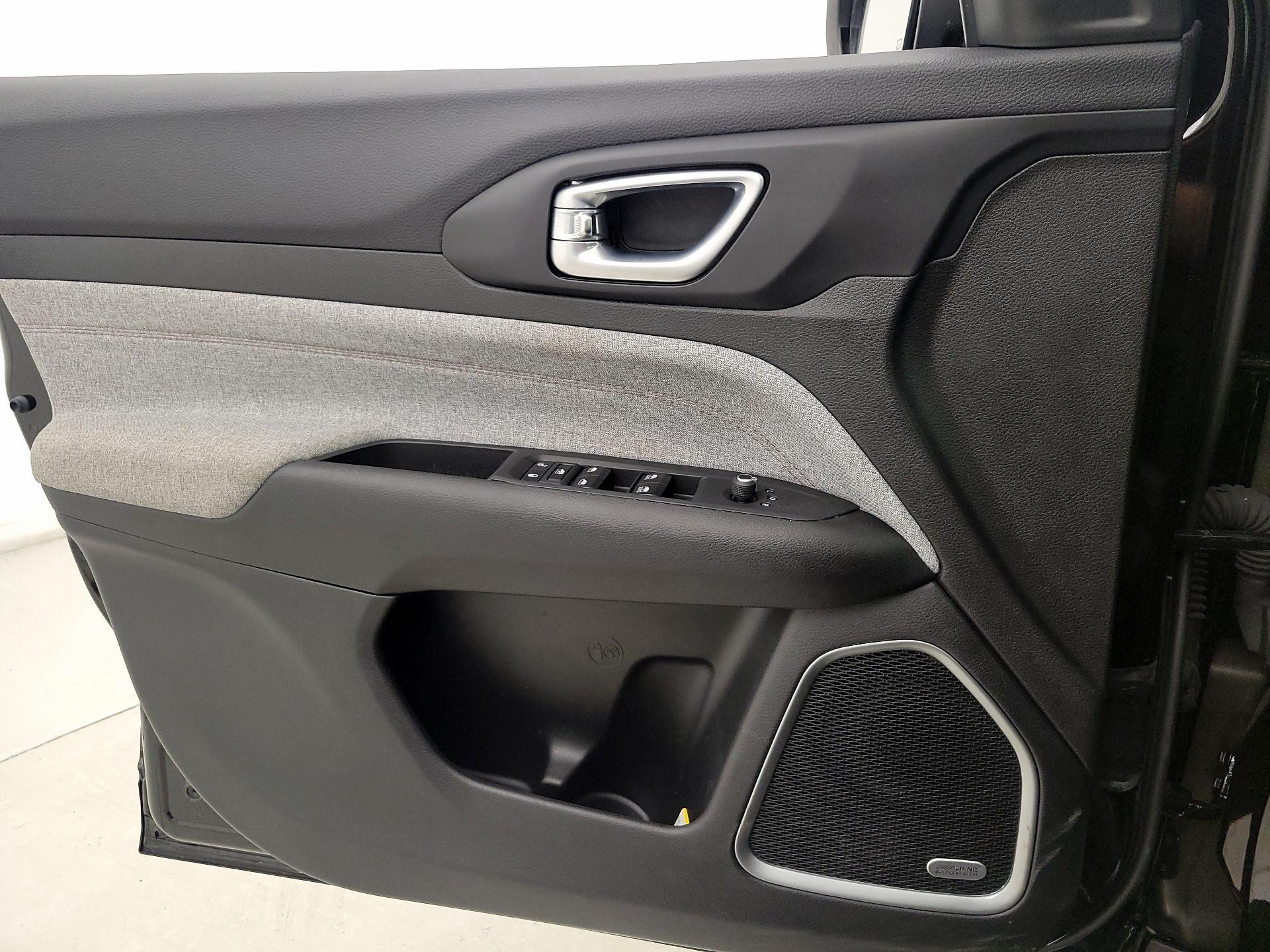 Thumbnail: 2023 Jeep Compass - 12