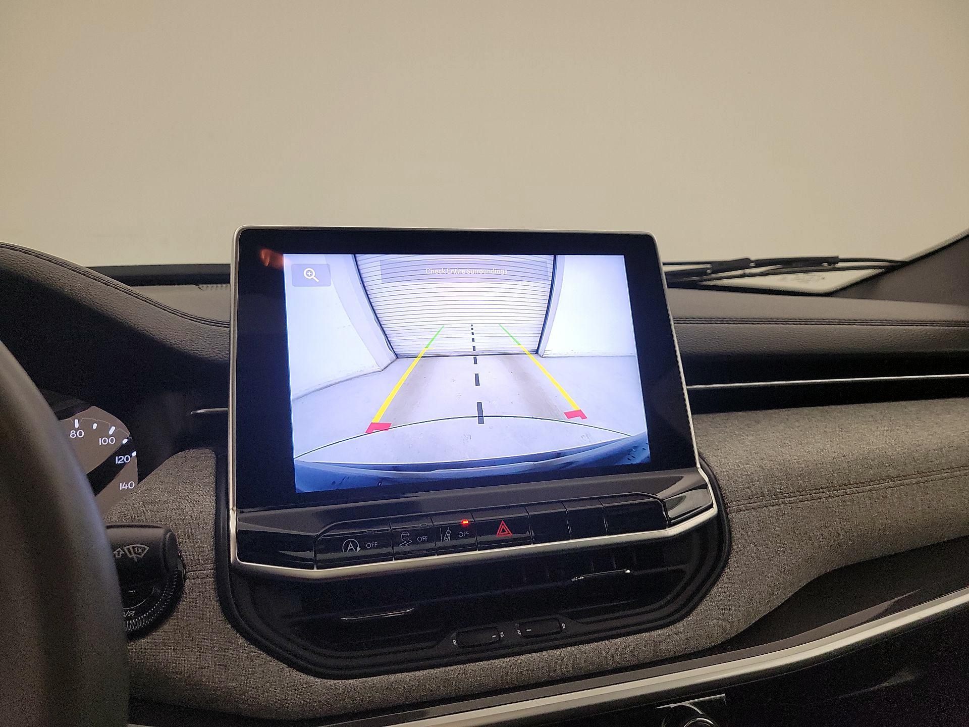 Thumbnail: 2023 Jeep Compass - 14