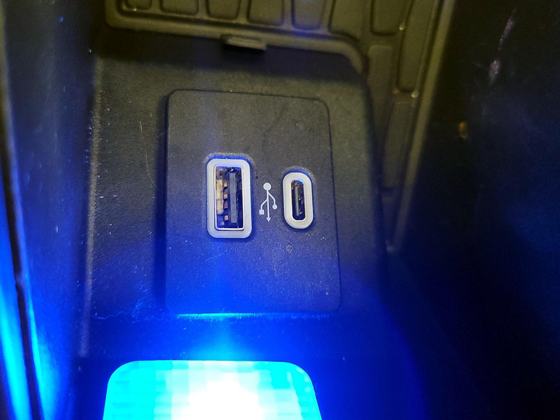 Thumbnail: 2020 Lincoln Aviator - 19