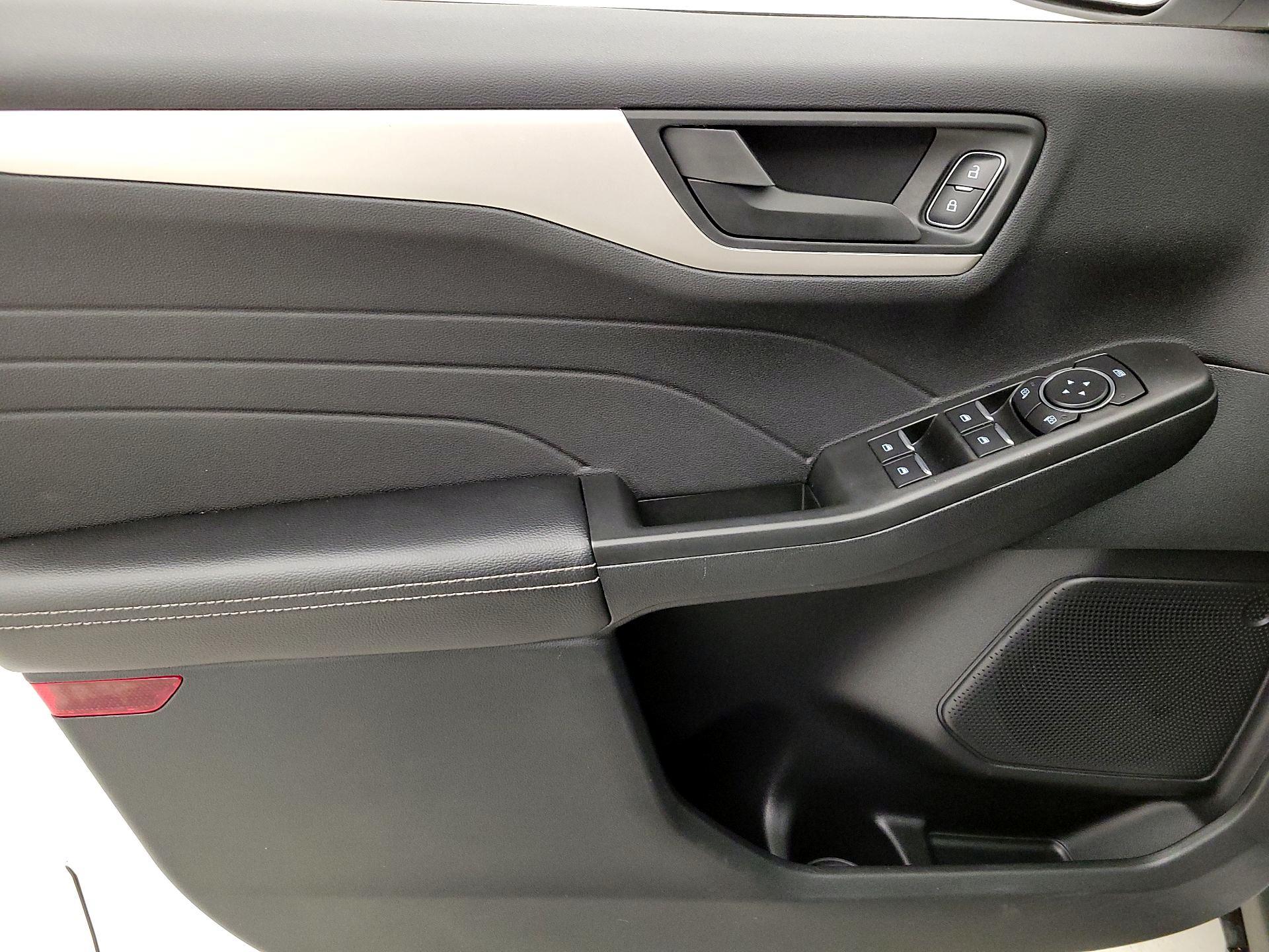 Thumbnail: 2022 Ford Escape - 12