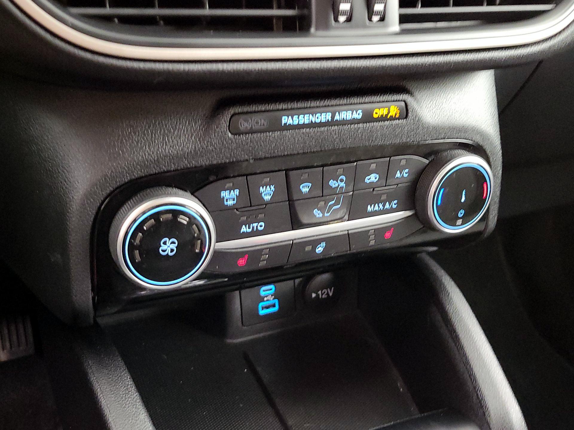 Thumbnail: 2022 Ford Escape - 16