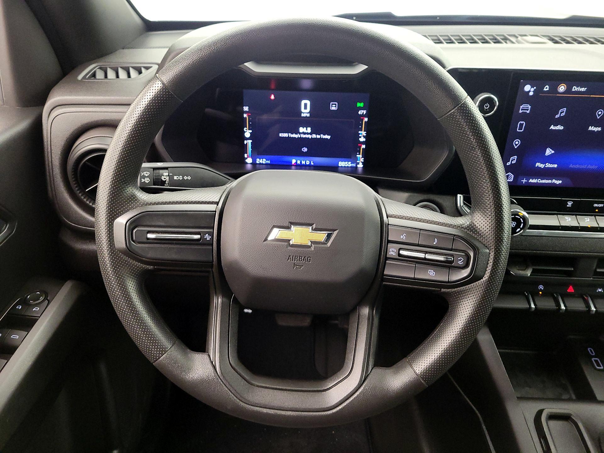 Thumbnail: 2023 Chevrolet Colorado - 10