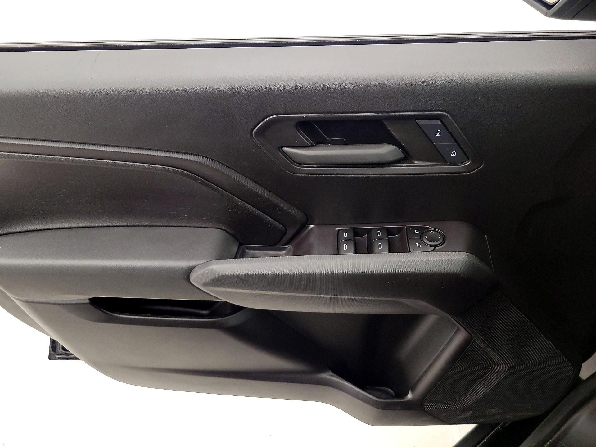 Thumbnail: 2023 Chevrolet Colorado - 12