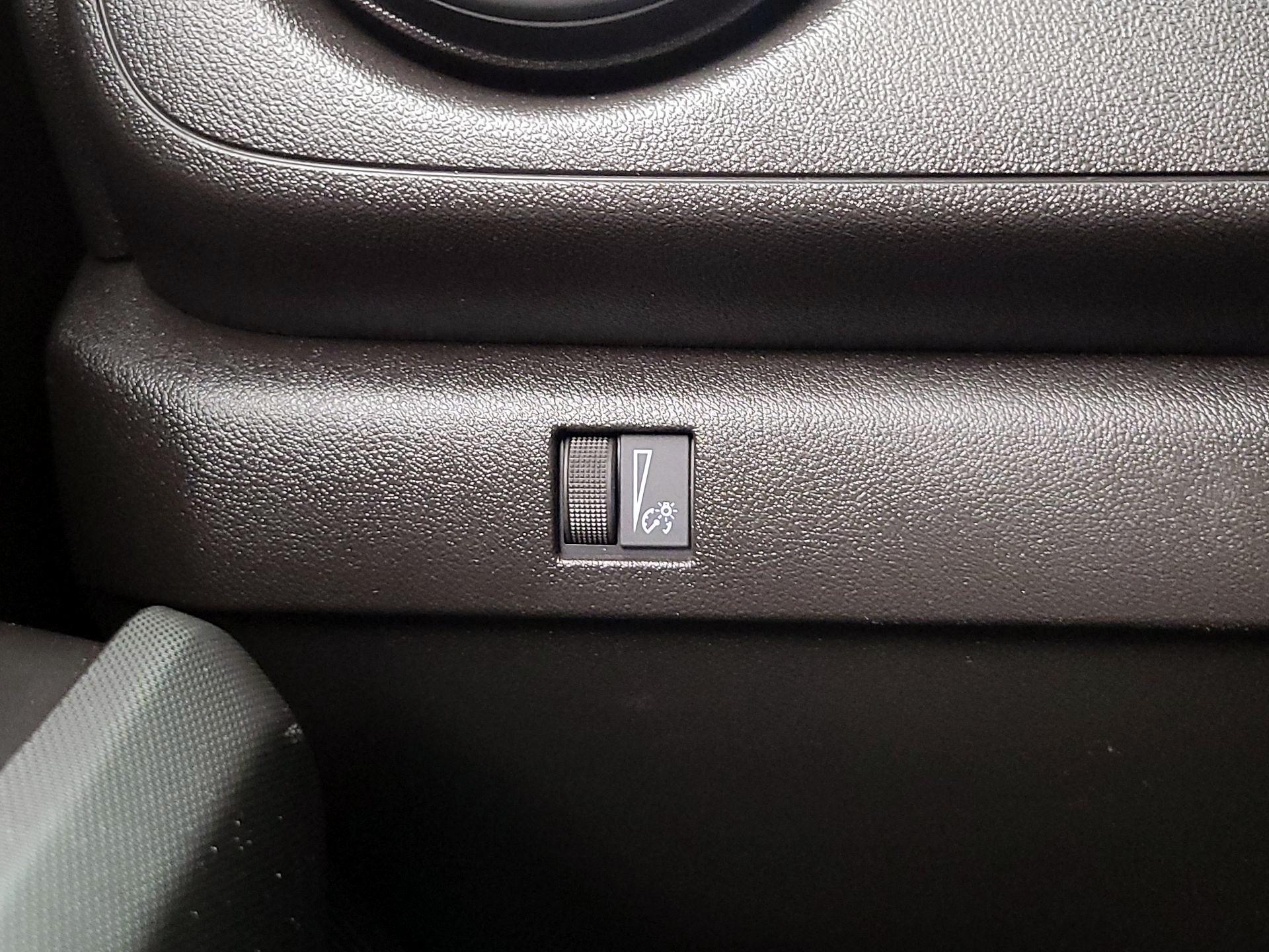 Thumbnail: 2023 Chevrolet Colorado - 13