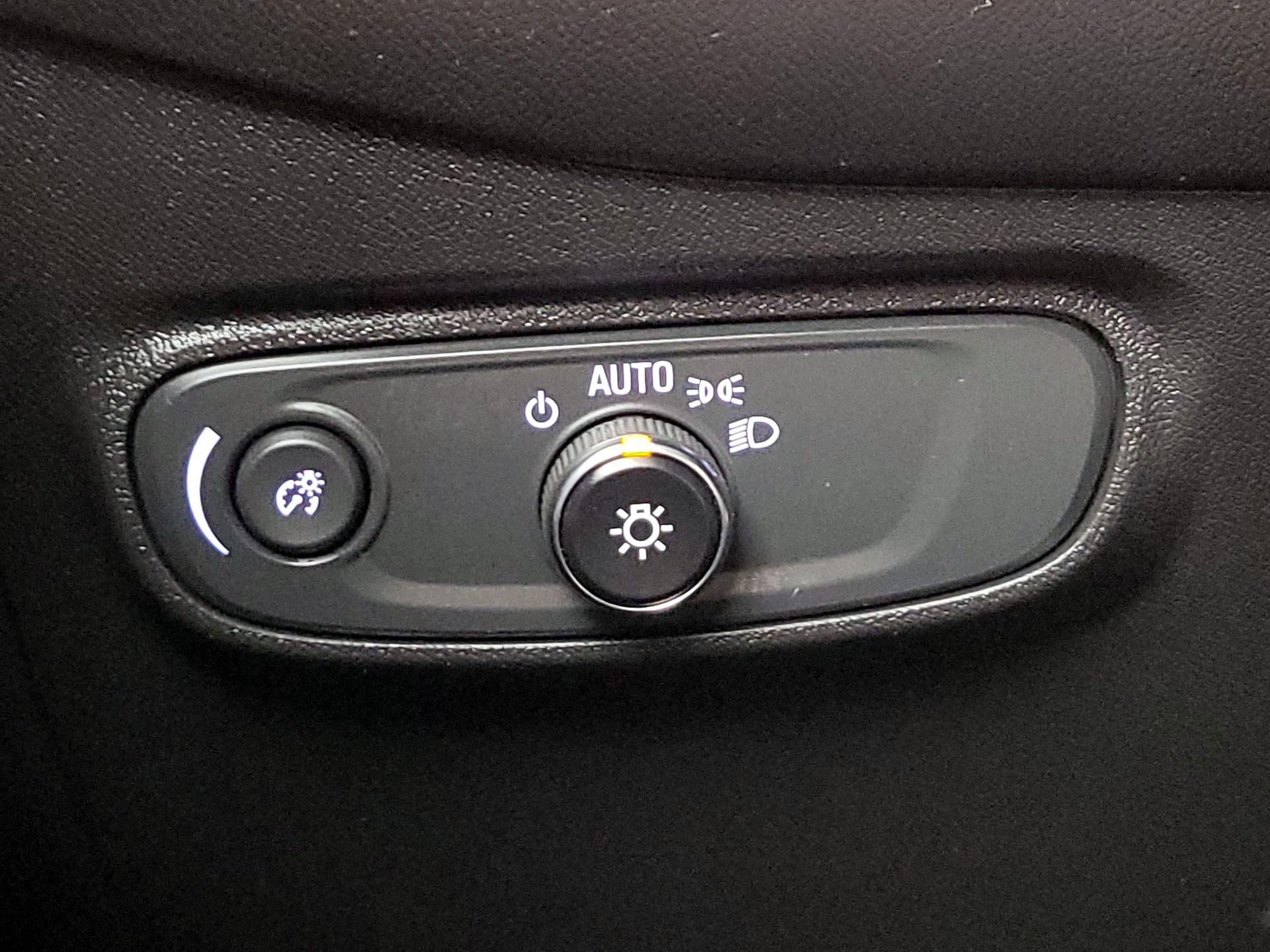 Thumbnail: 2022 Chevrolet Equinox - 13