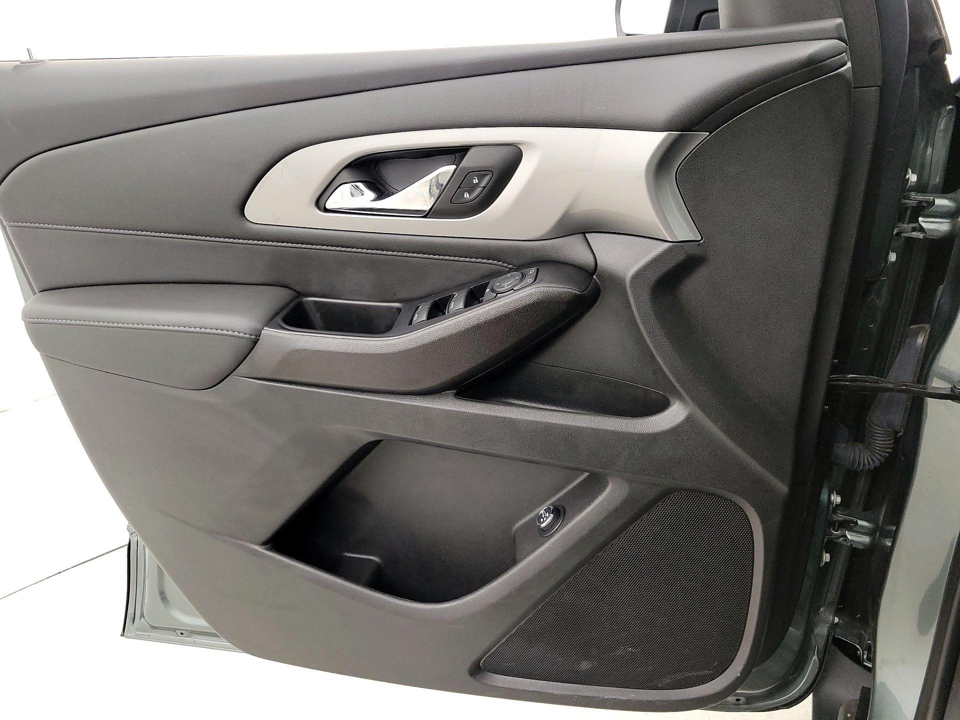 Thumbnail: 2023 Chevrolet Traverse - 12