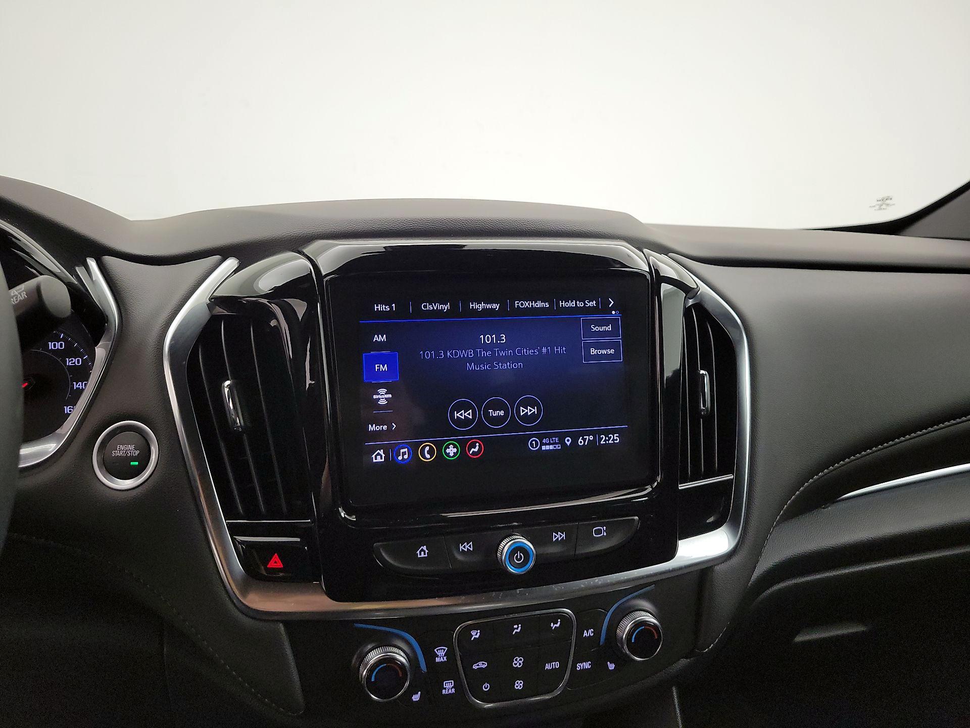 Thumbnail: 2023 Chevrolet Traverse - 16