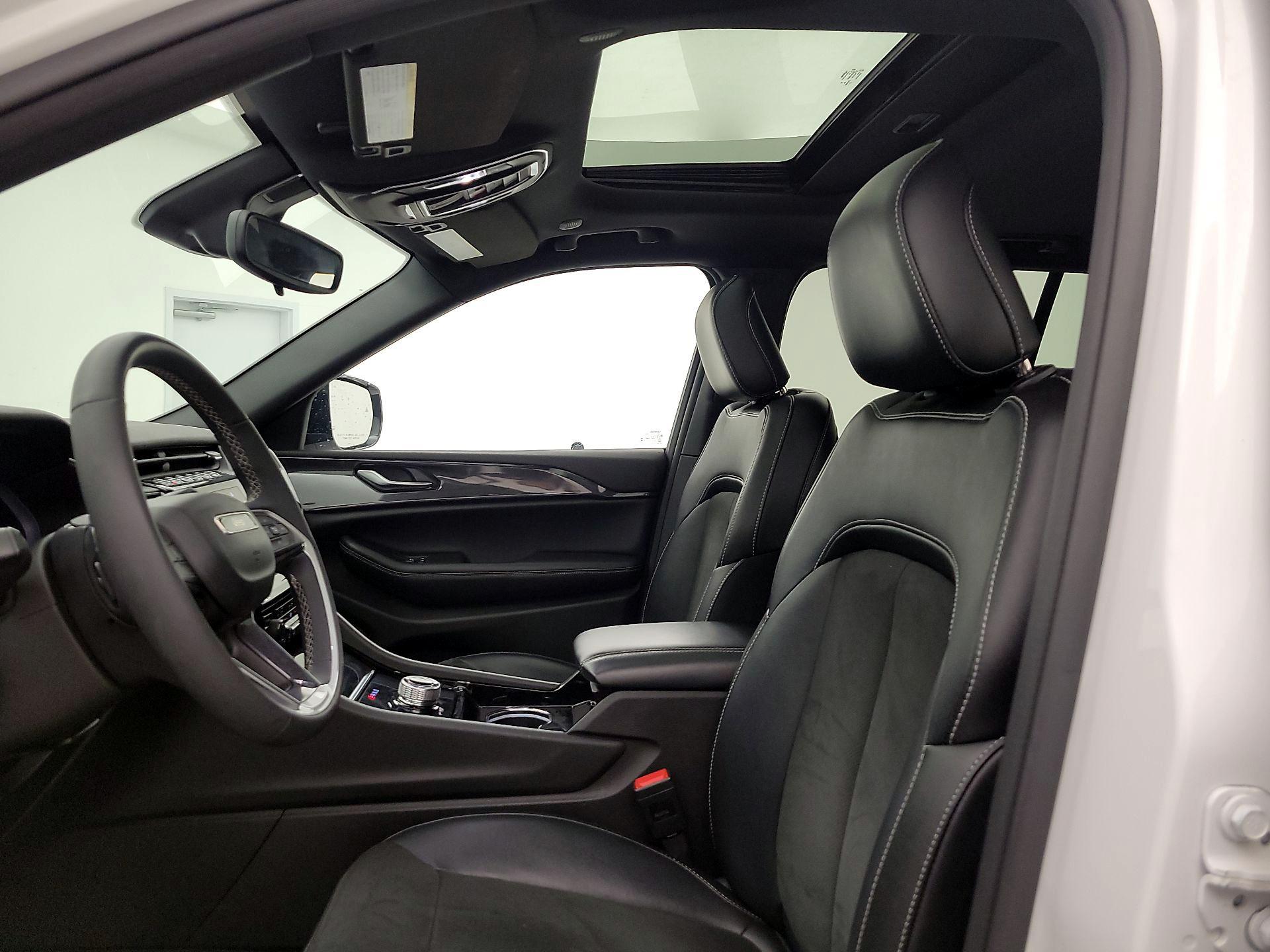 Thumbnail: 2023 Jeep Grand Cherokee - 19