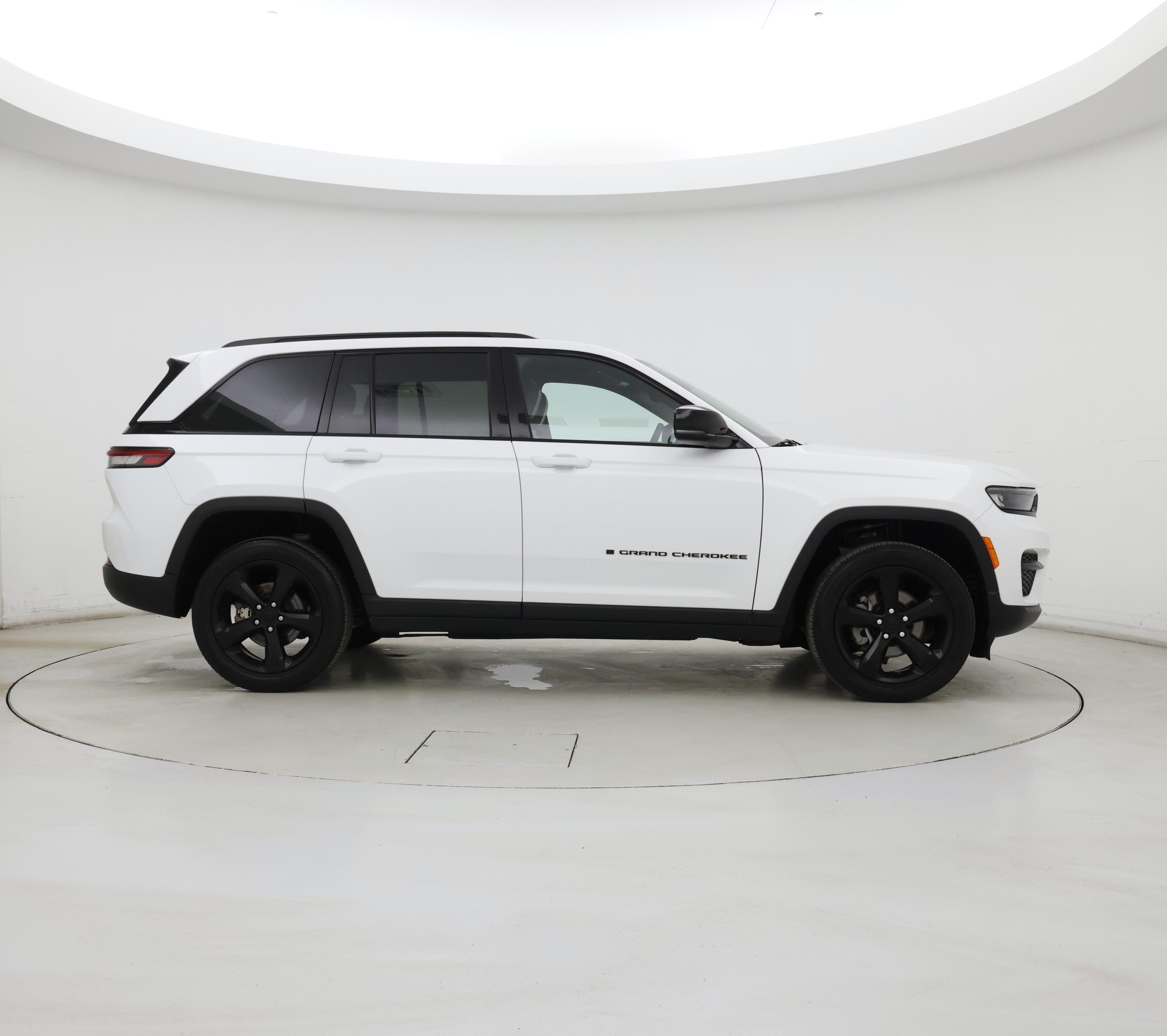 Thumbnail: 2023 Jeep Grand Cherokee - 7