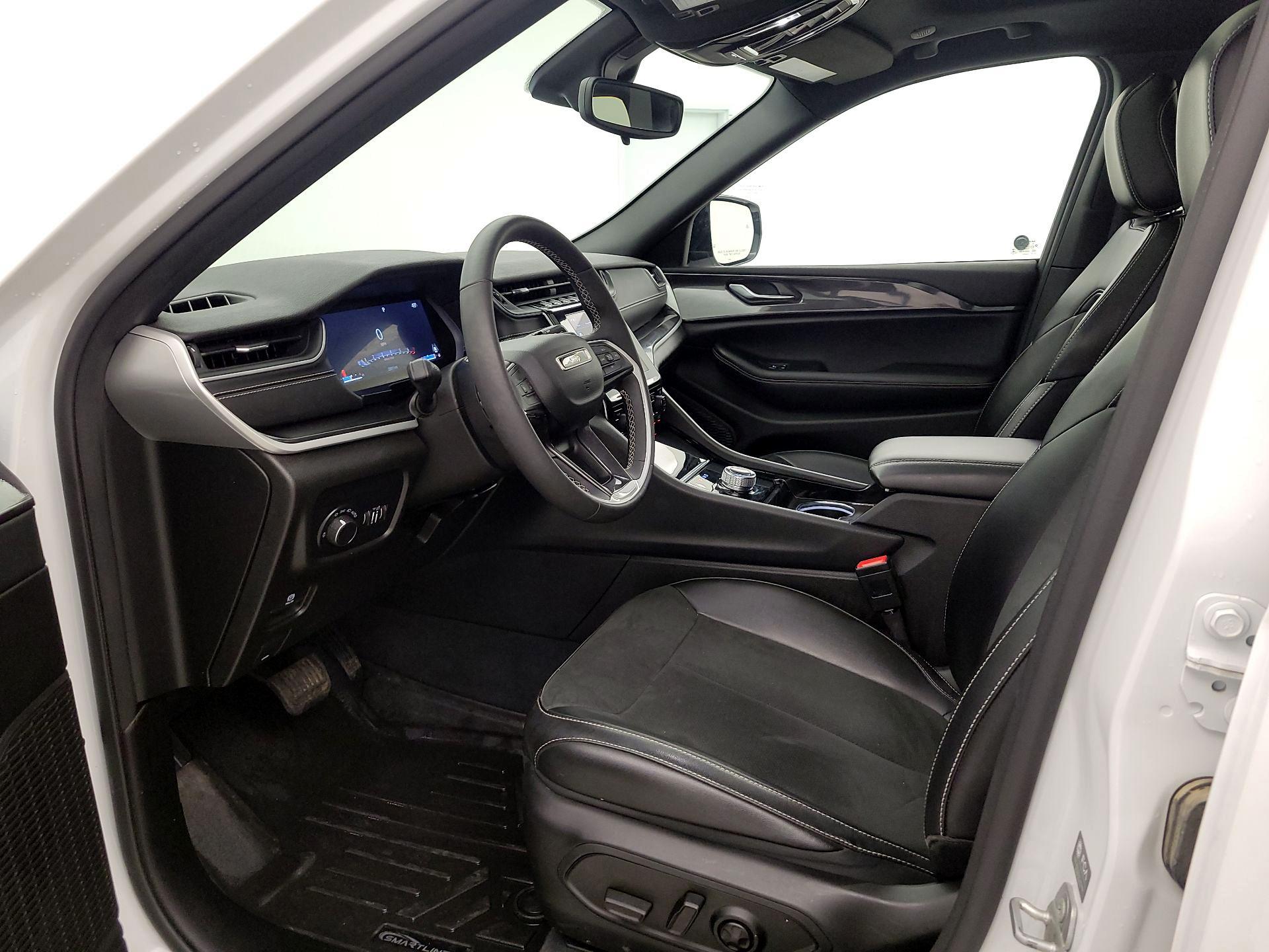 Thumbnail: 2023 Jeep Grand Cherokee - 11