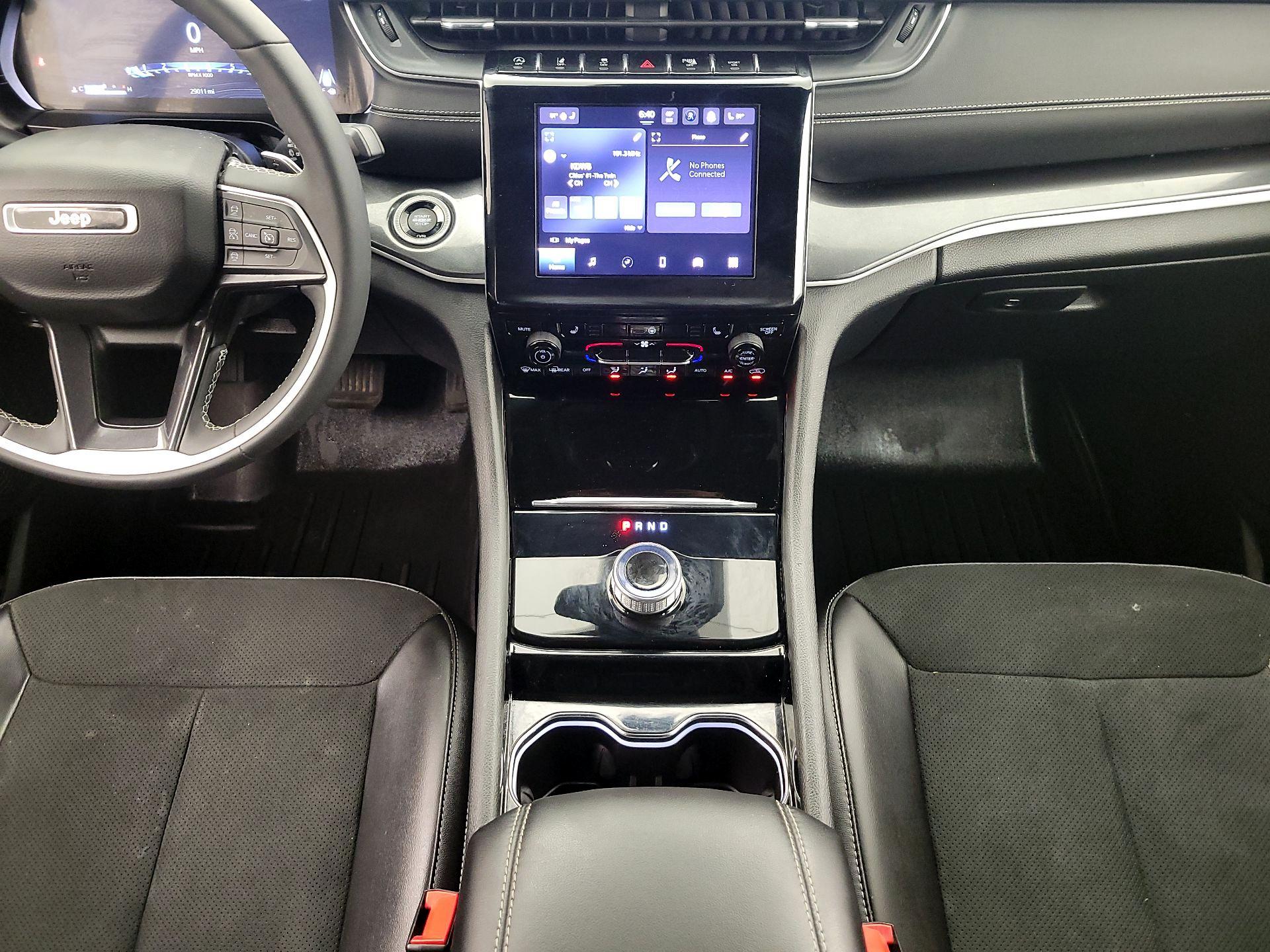 Thumbnail: 2023 Jeep Grand Cherokee - 17