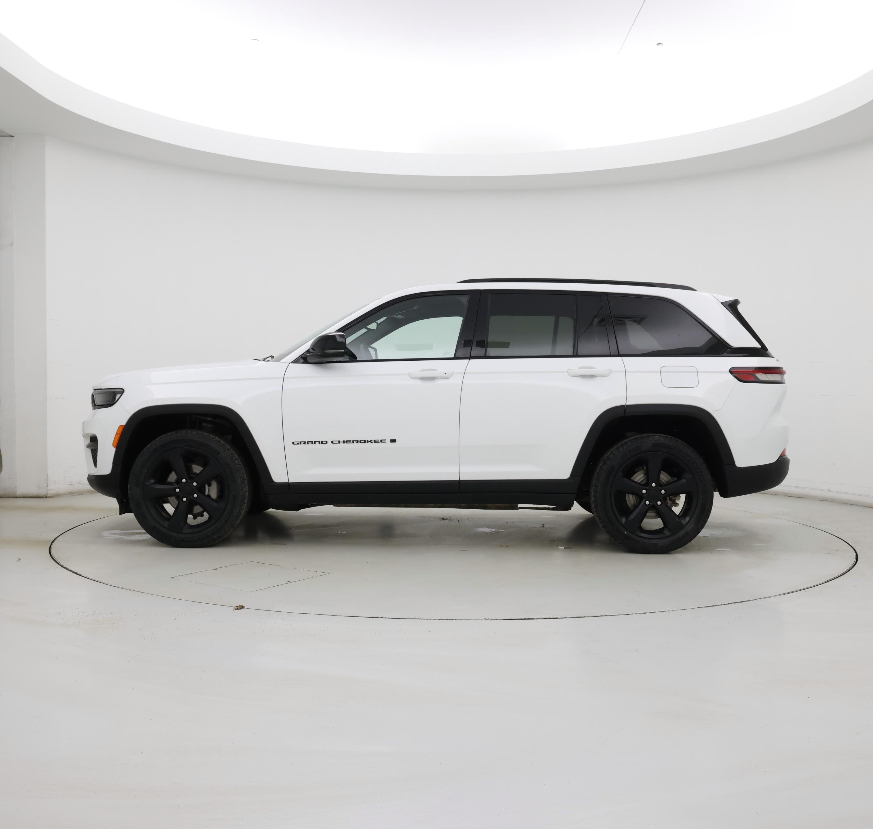 Thumbnail: 2023 Jeep Grand Cherokee - 3