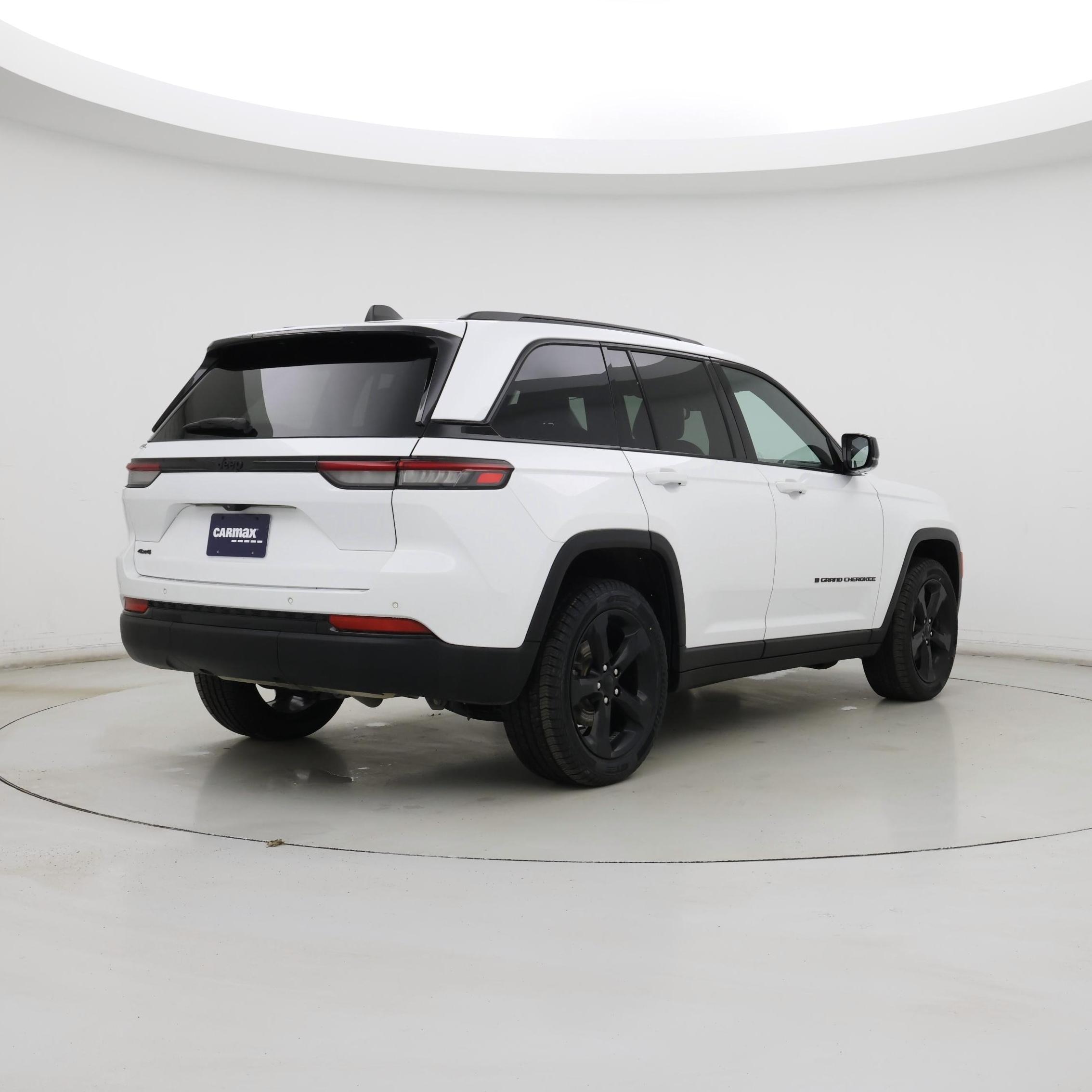 Thumbnail: 2023 Jeep Grand Cherokee - 8
