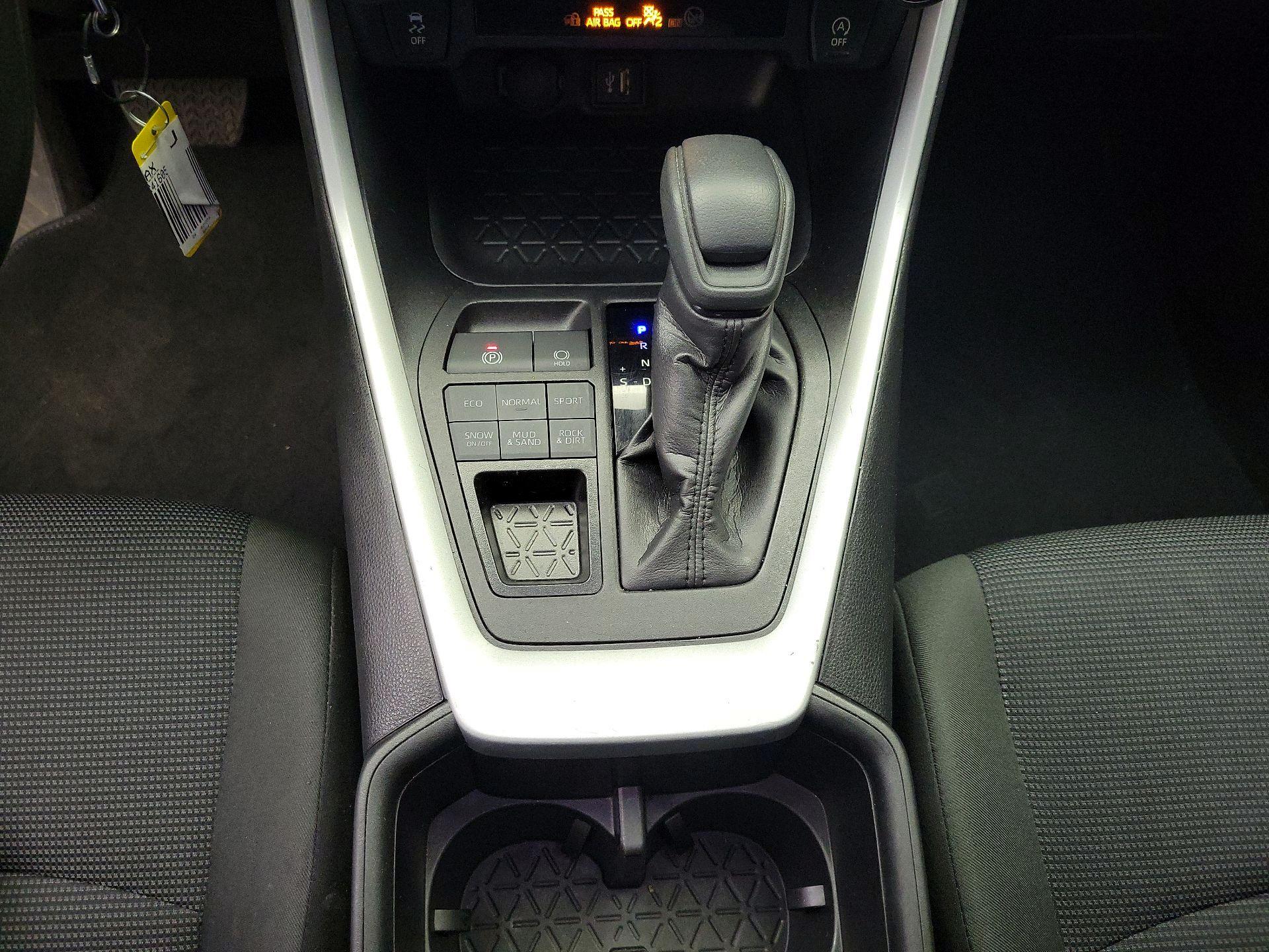 Thumbnail: 2024 Toyota RAV4 - 17