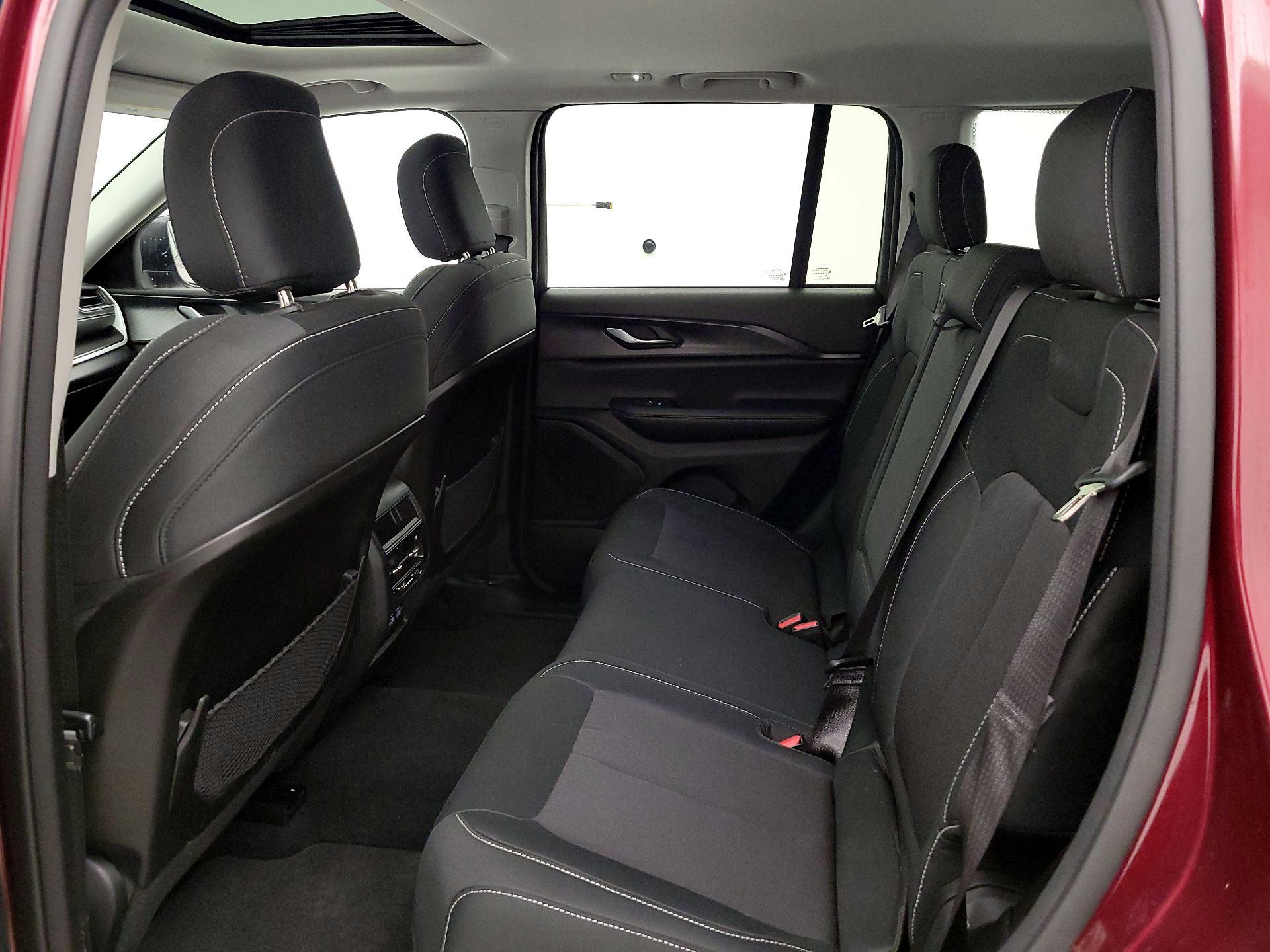 Thumbnail: 2023 Jeep Grand Cherokee - 20