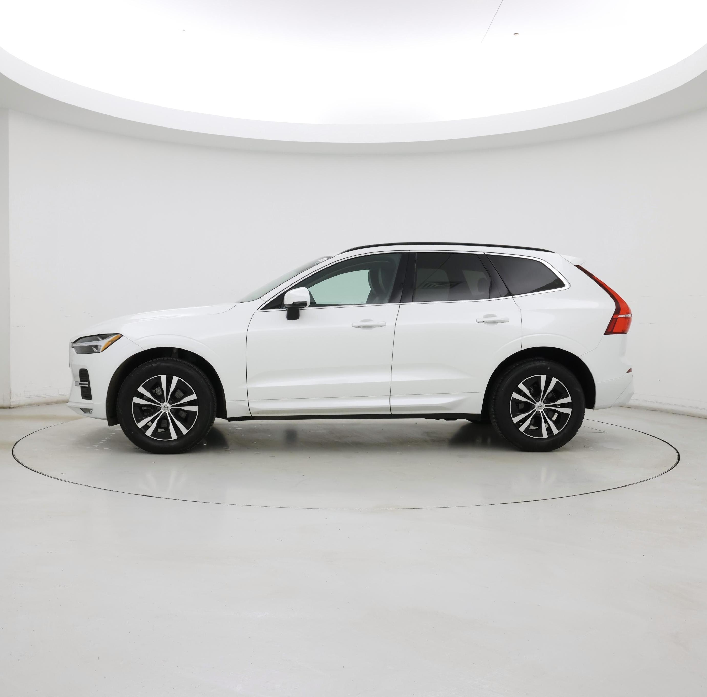 Thumbnail: 2023 Volvo XC60 - 3