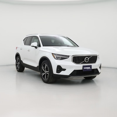 2023 Volvo XC40 B5 Plus Bright Theme