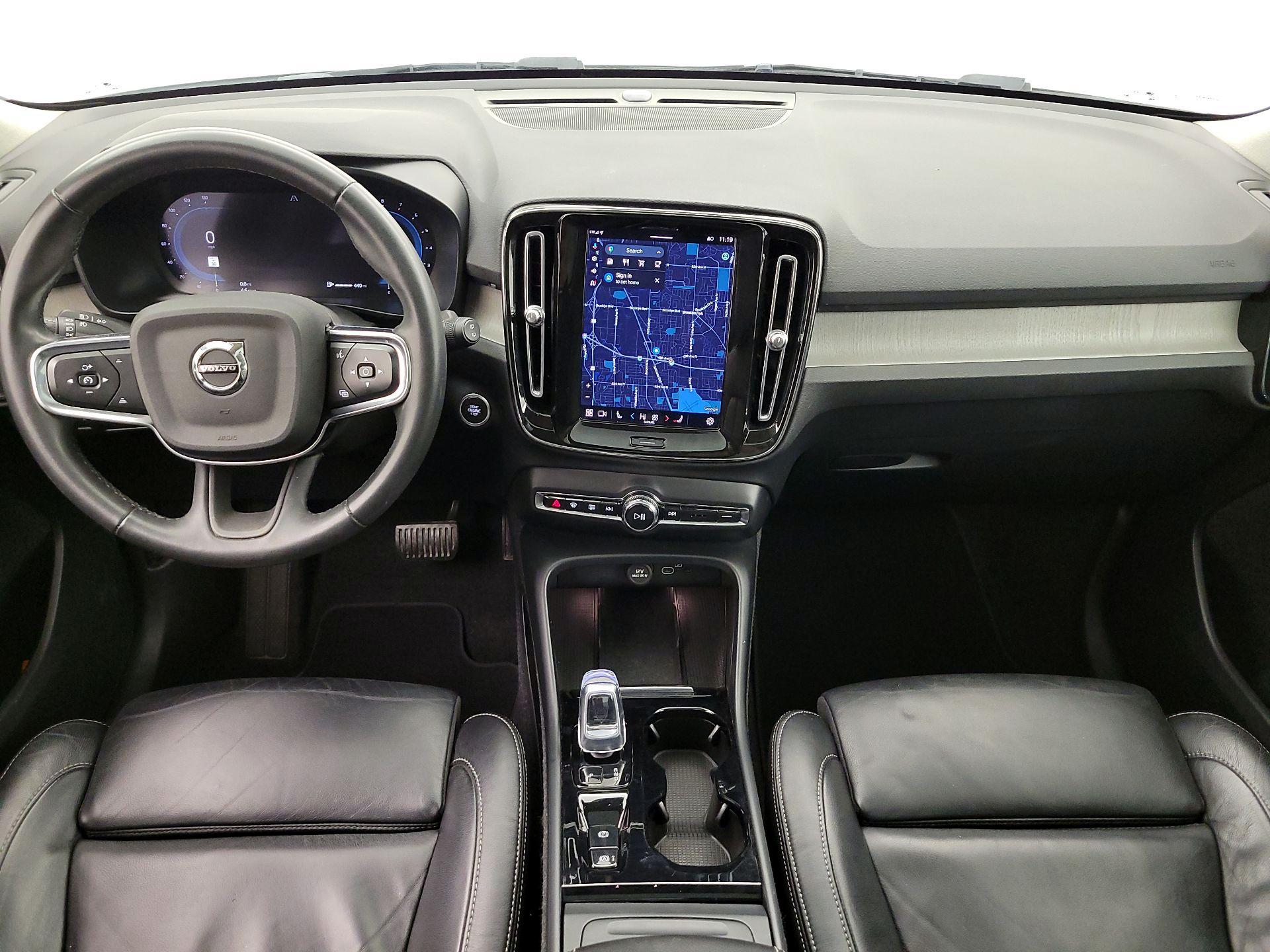 Thumbnail: 2023 Volvo XC40 - 9