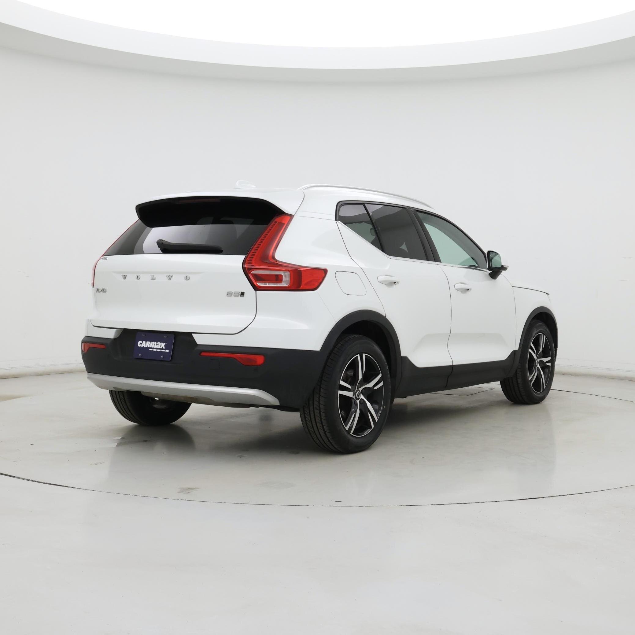 Thumbnail: 2023 Volvo XC40 - 8