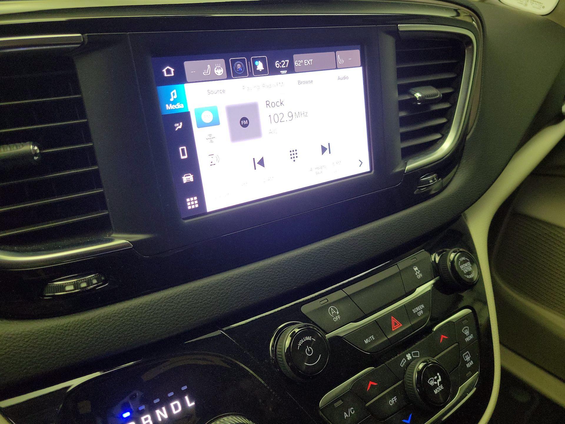 Thumbnail: 2024 Chrysler Voyager - 15