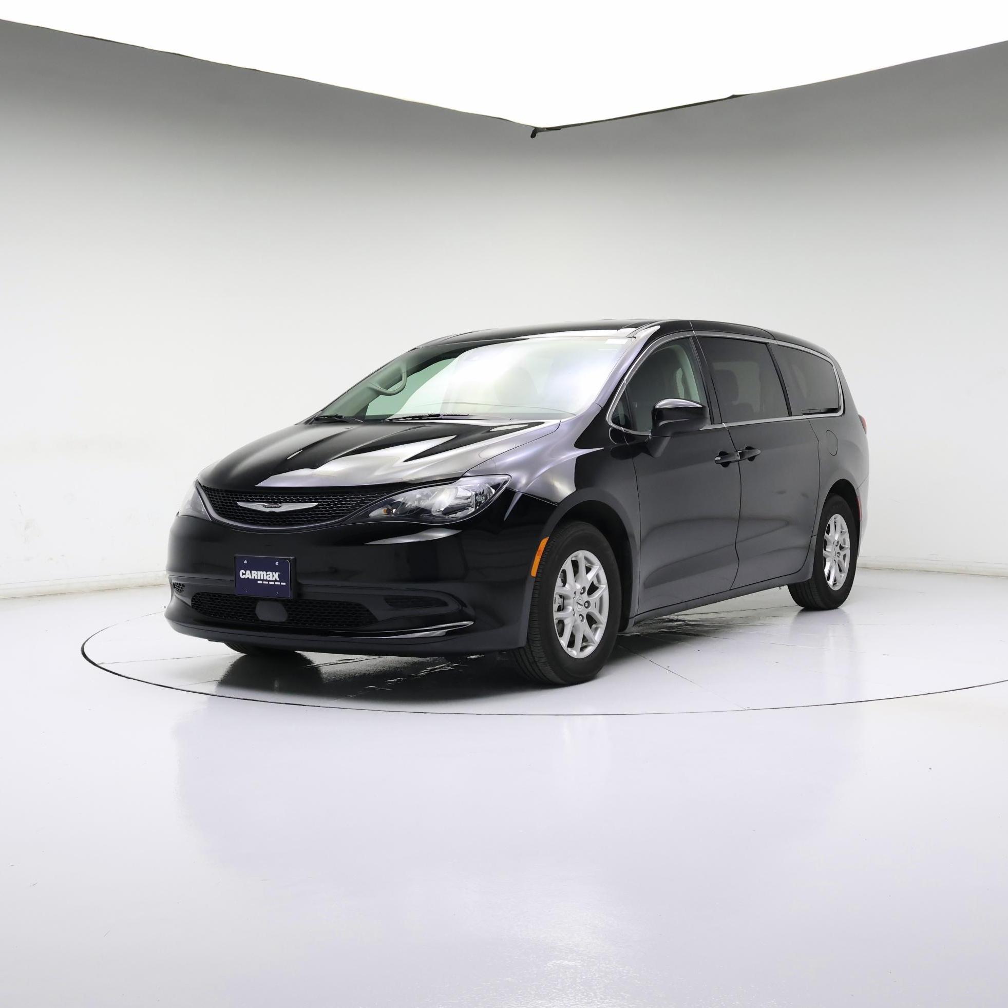 Thumbnail: 2024 Chrysler Voyager - 4