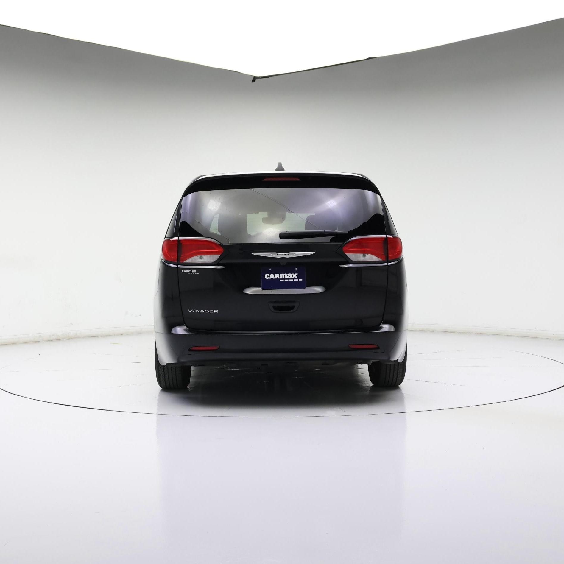 Thumbnail: 2024 Chrysler Voyager - 6