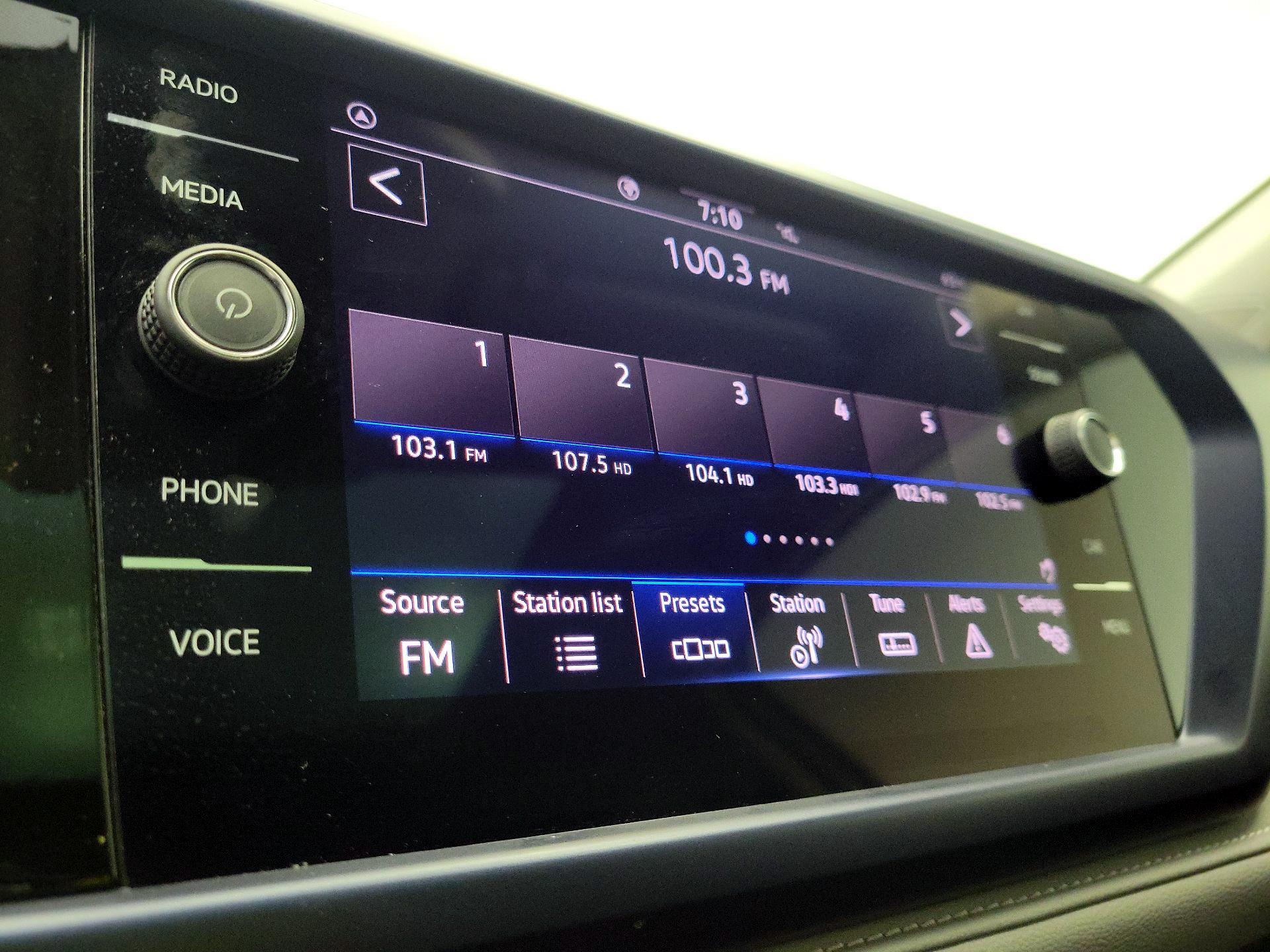 Thumbnail: 2024 Volkswagen Taos - 15