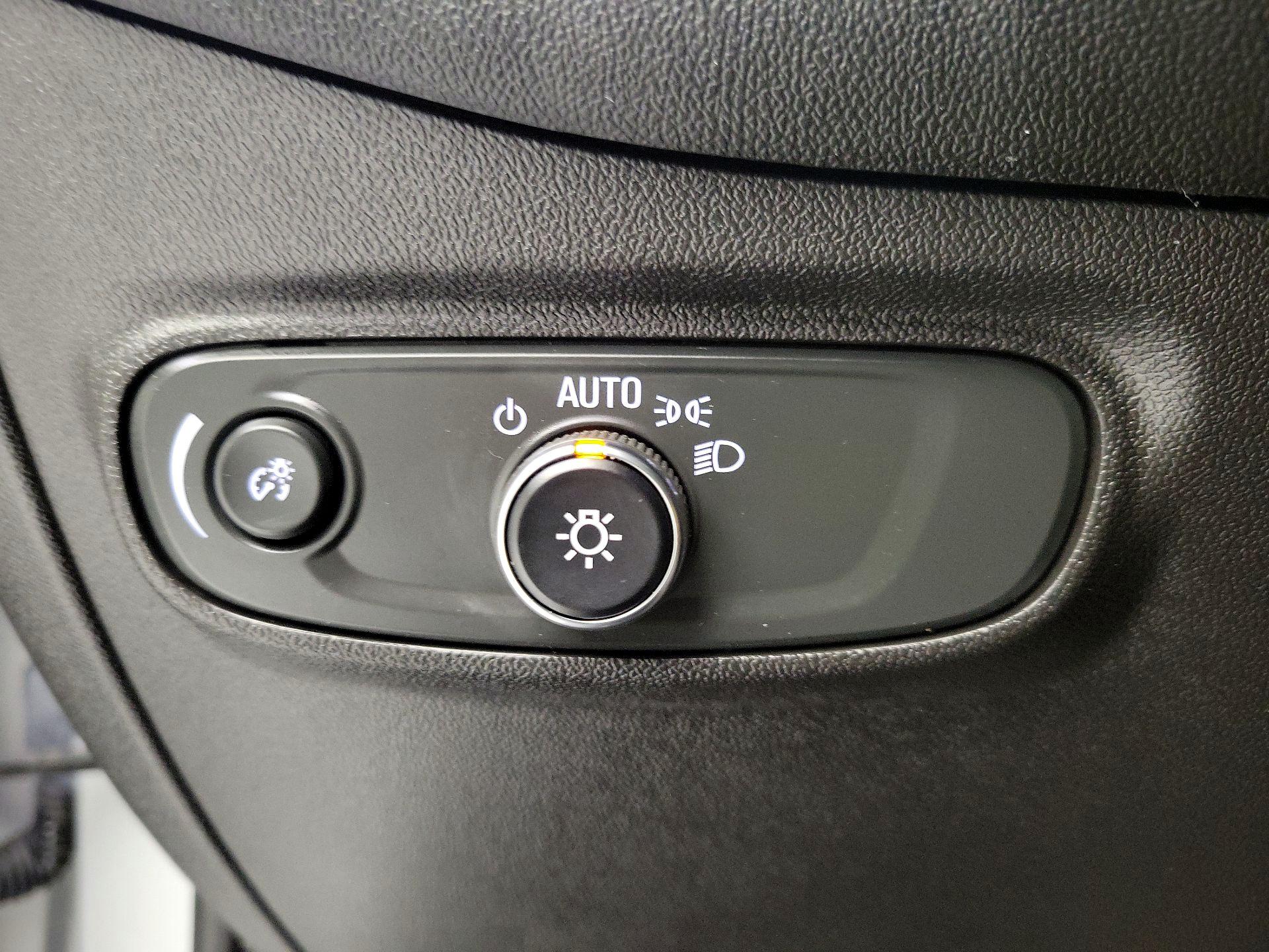 Thumbnail: 2022 Chevrolet Equinox - 13