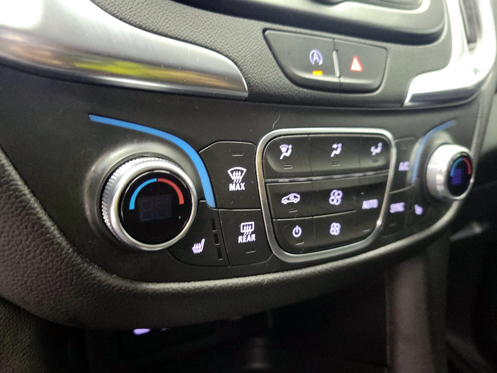 Thumbnail: 2022 Chevrolet Equinox - 16