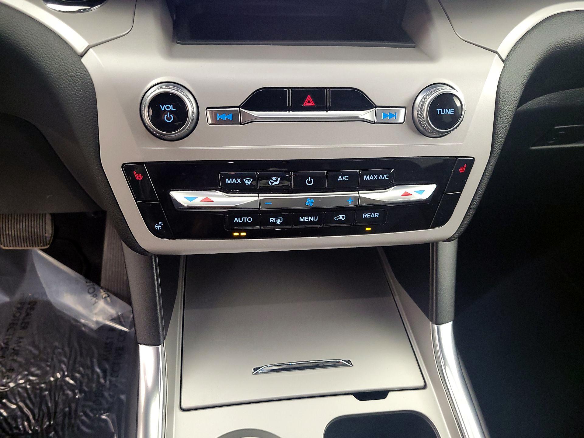 Thumbnail: 2023 Ford Explorer - 16