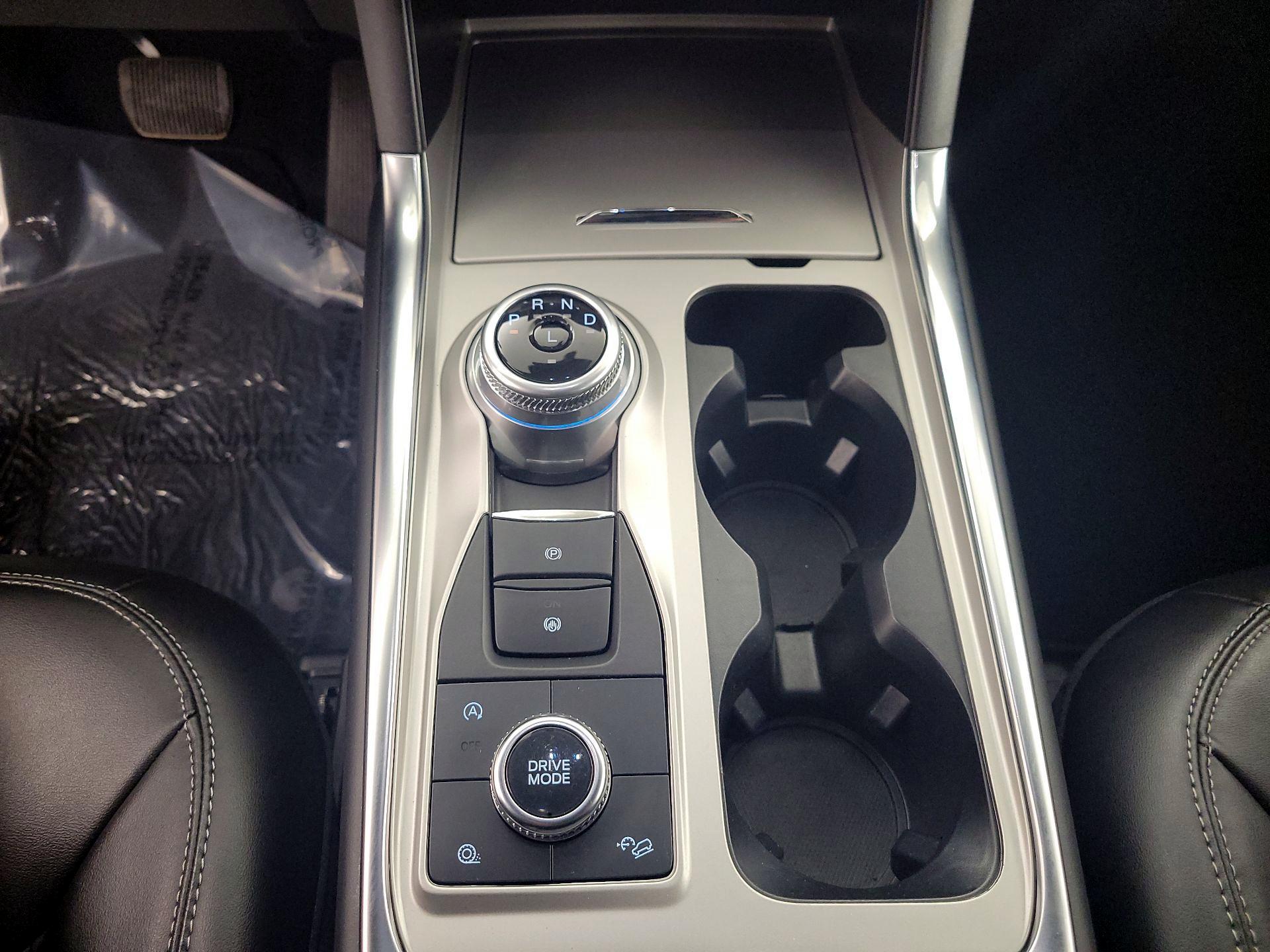 Thumbnail: 2023 Ford Explorer - 17