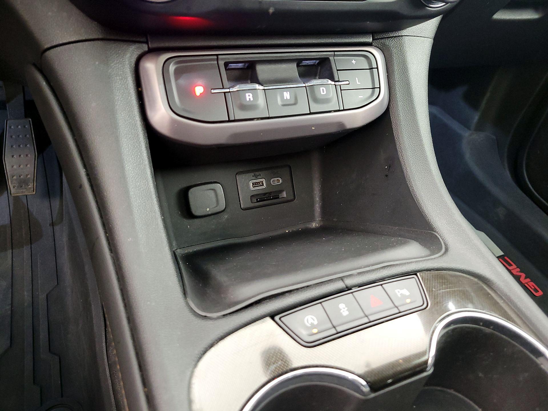 Thumbnail: 2021 GMC Acadia - 19