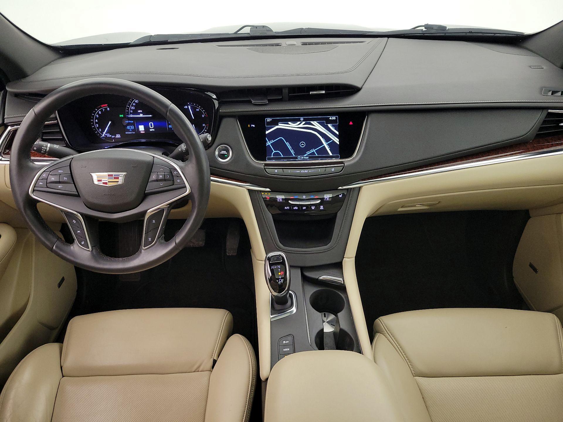 Thumbnail: 2017 Cadillac XT5 - 9