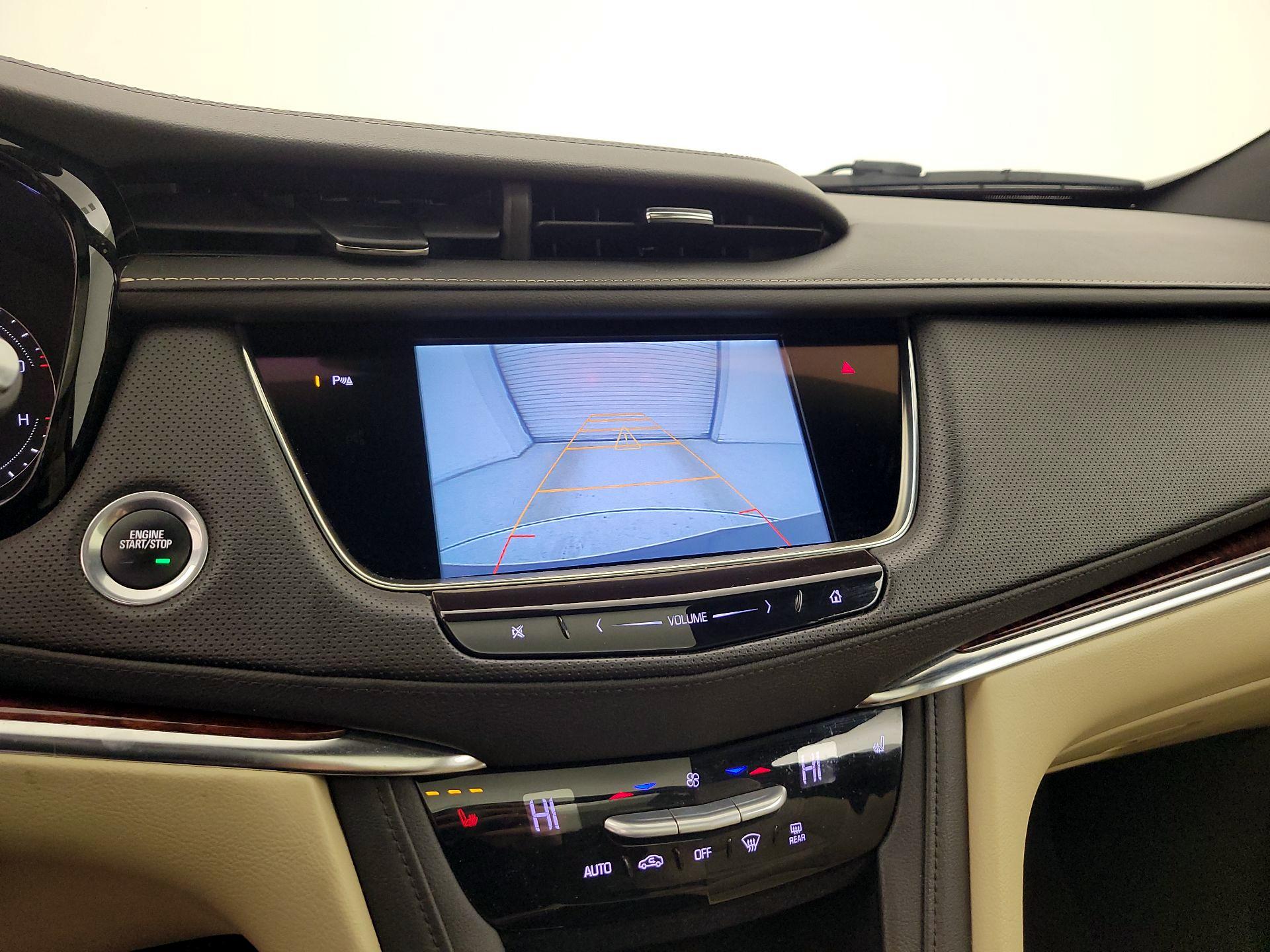 Thumbnail: 2017 Cadillac XT5 - 15